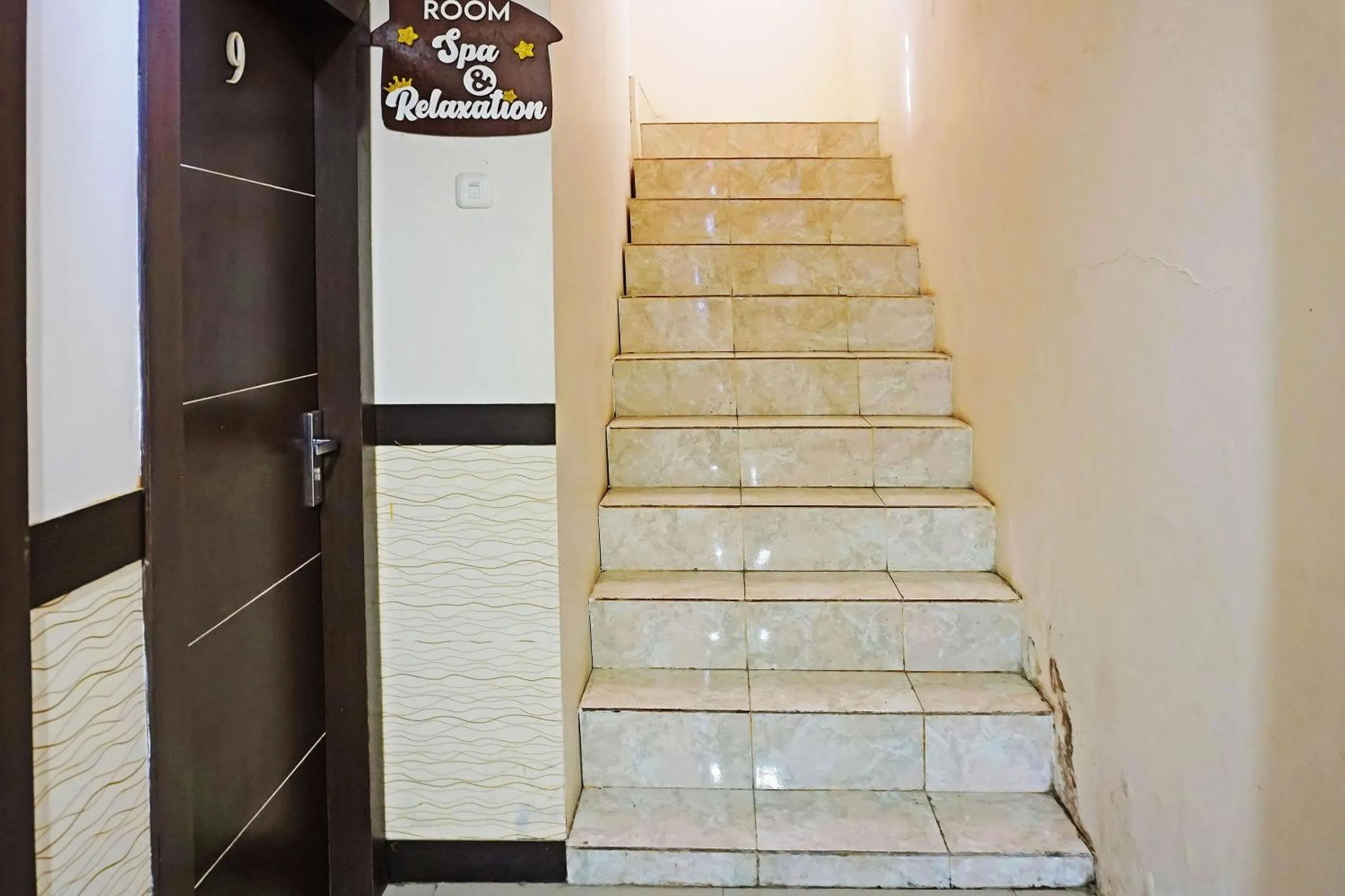 Lobby or reception in Hotel O Dalle 5151 Jeneponto Near Patung kuda, Jeneponto