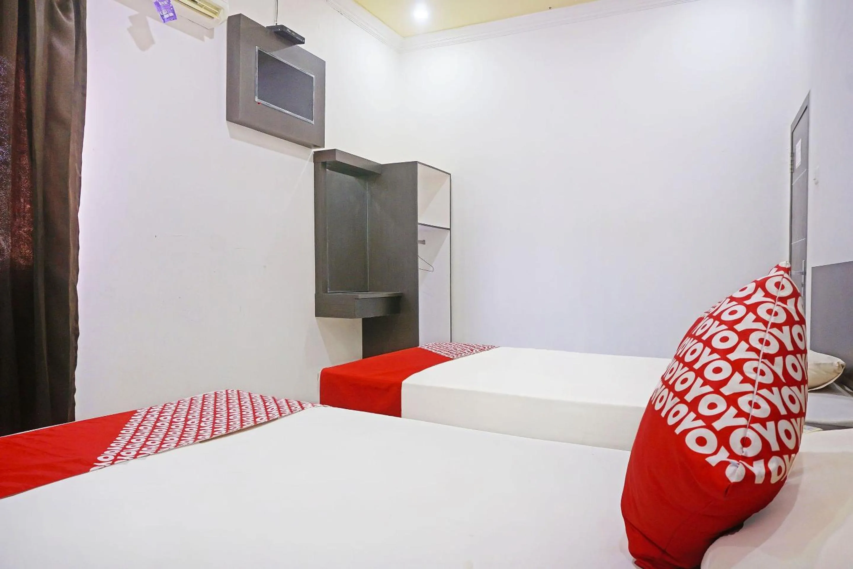 Bedroom, Bed in Hotel O Dalle 5151 Jeneponto Near Patung kuda, Jeneponto