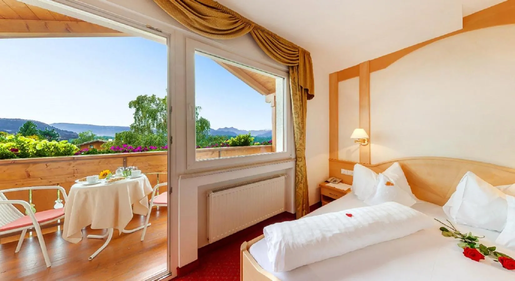 Photo of the whole room, Bed in Hotel Sonnenheim