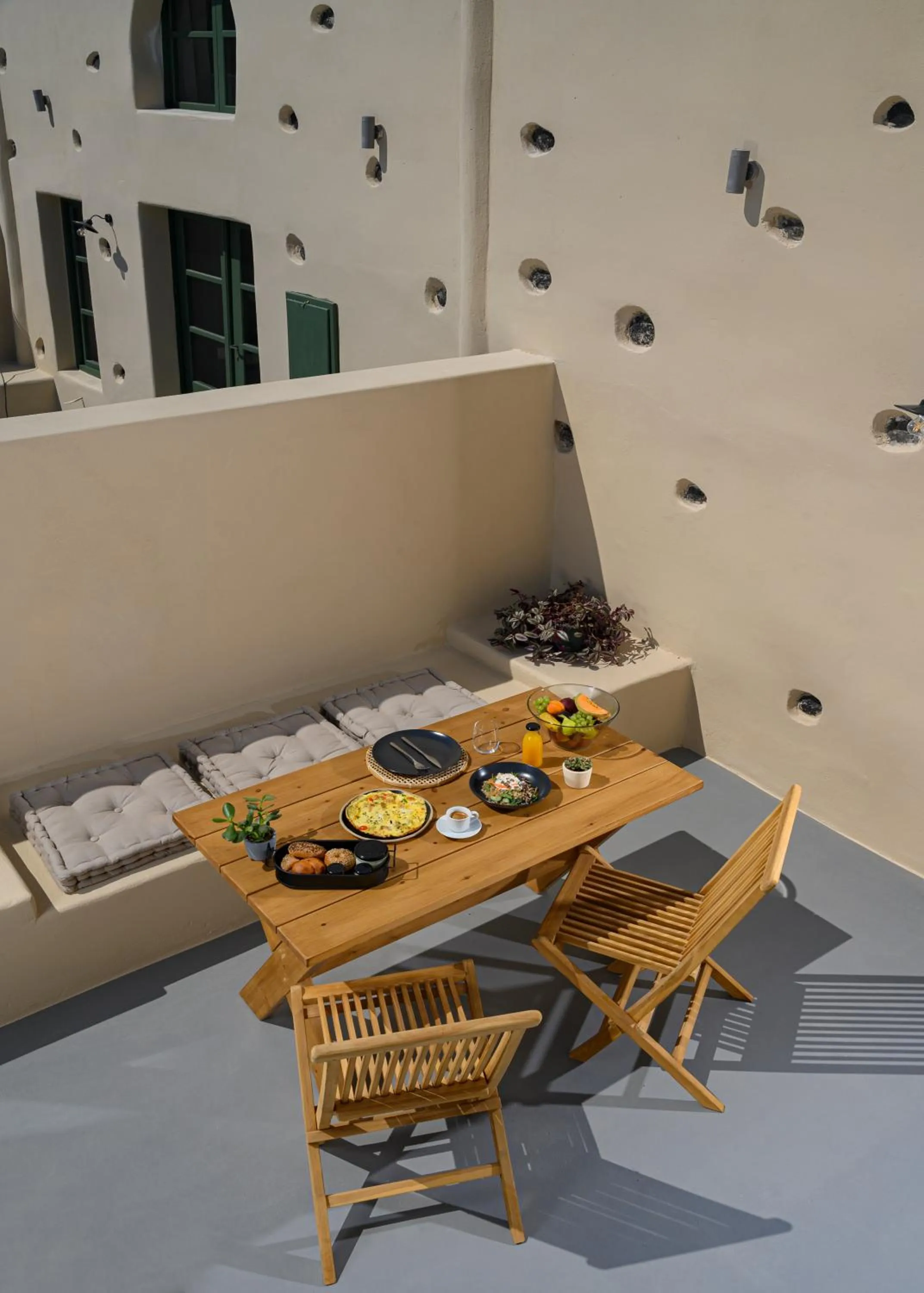 Food in Elements Cave Suites