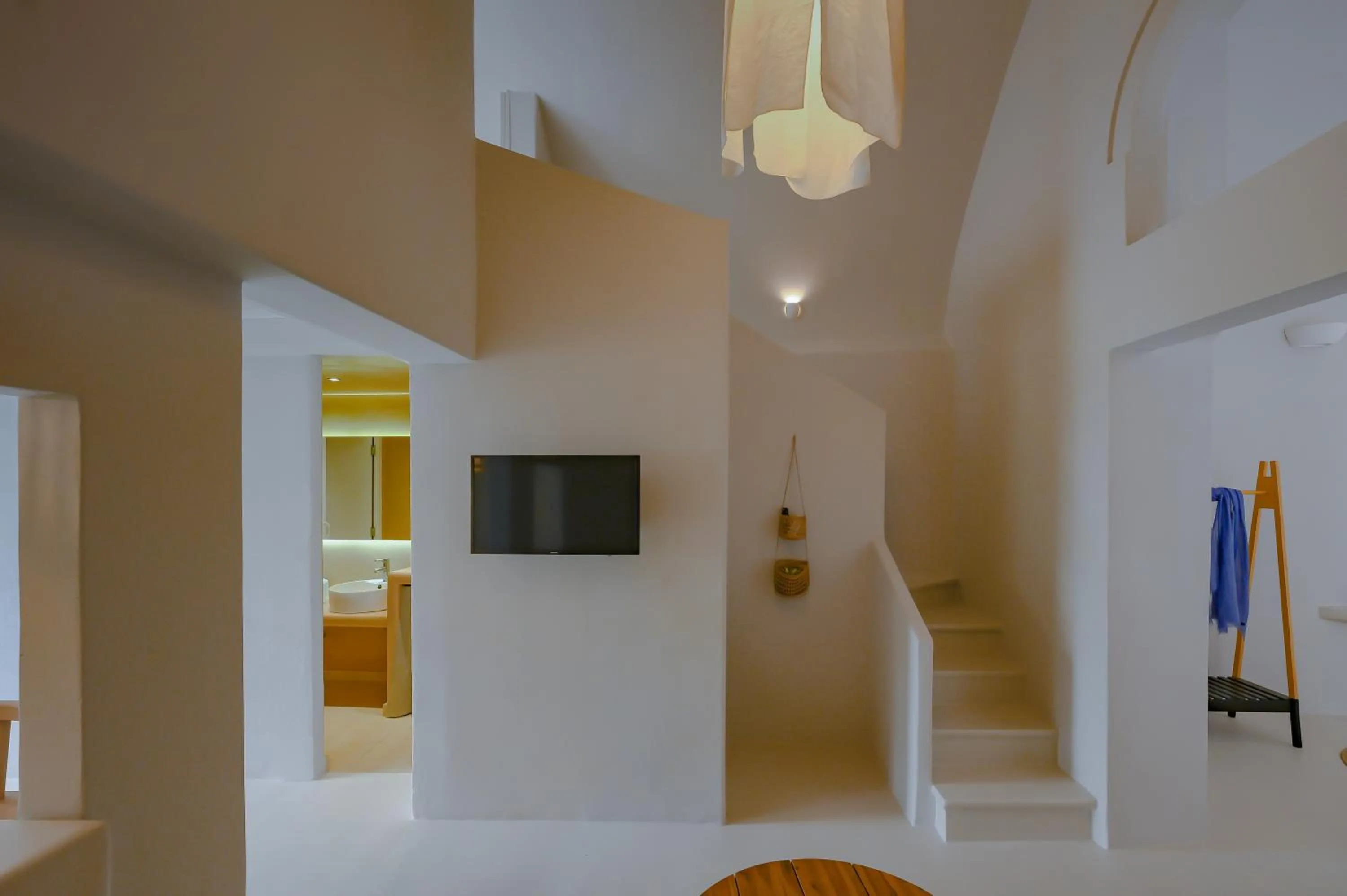 TV and multimedia in Elements Cave Suites