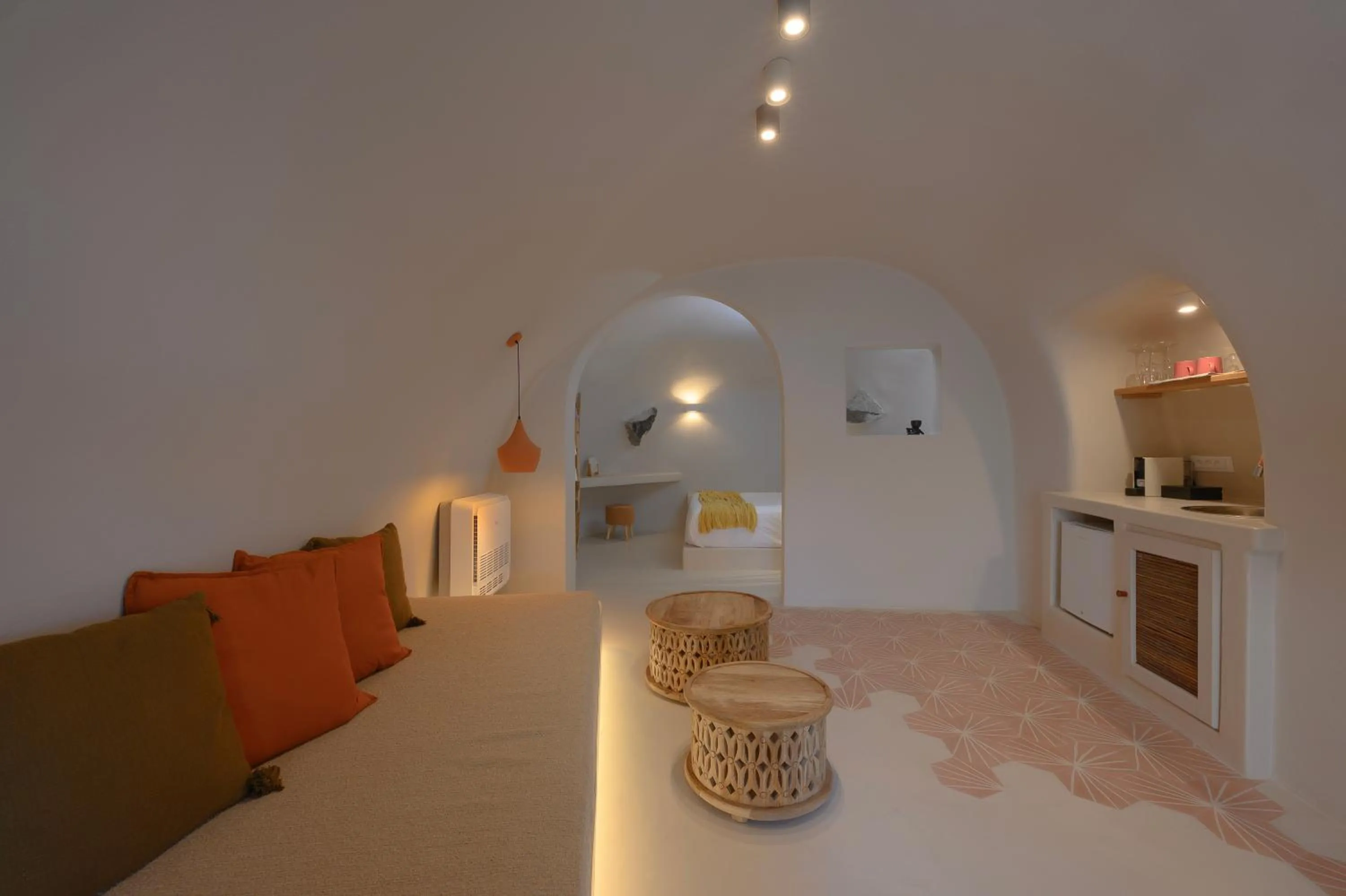 Photo of the whole room in Elements Cave Suites