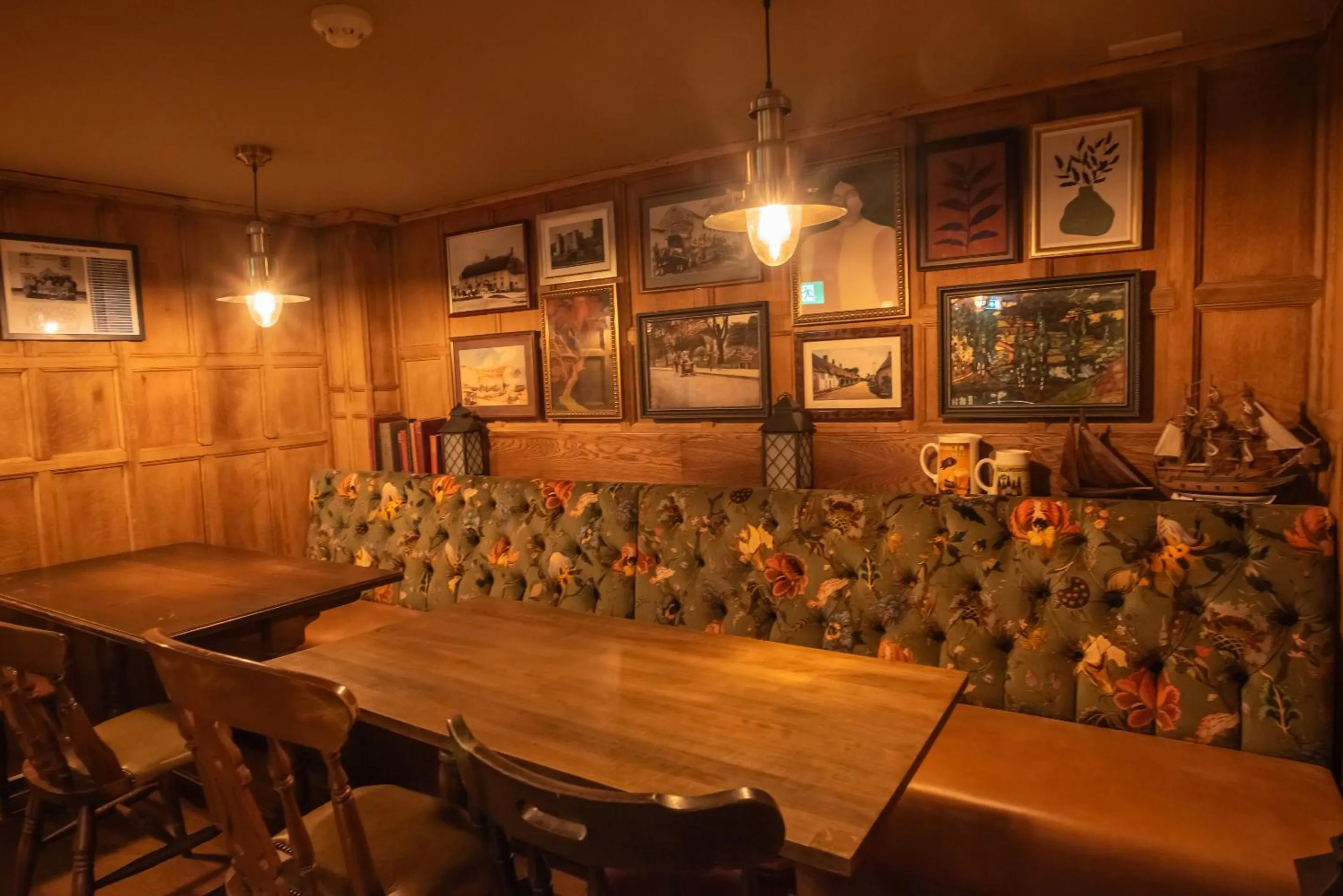 Lounge or bar in The Red Lion