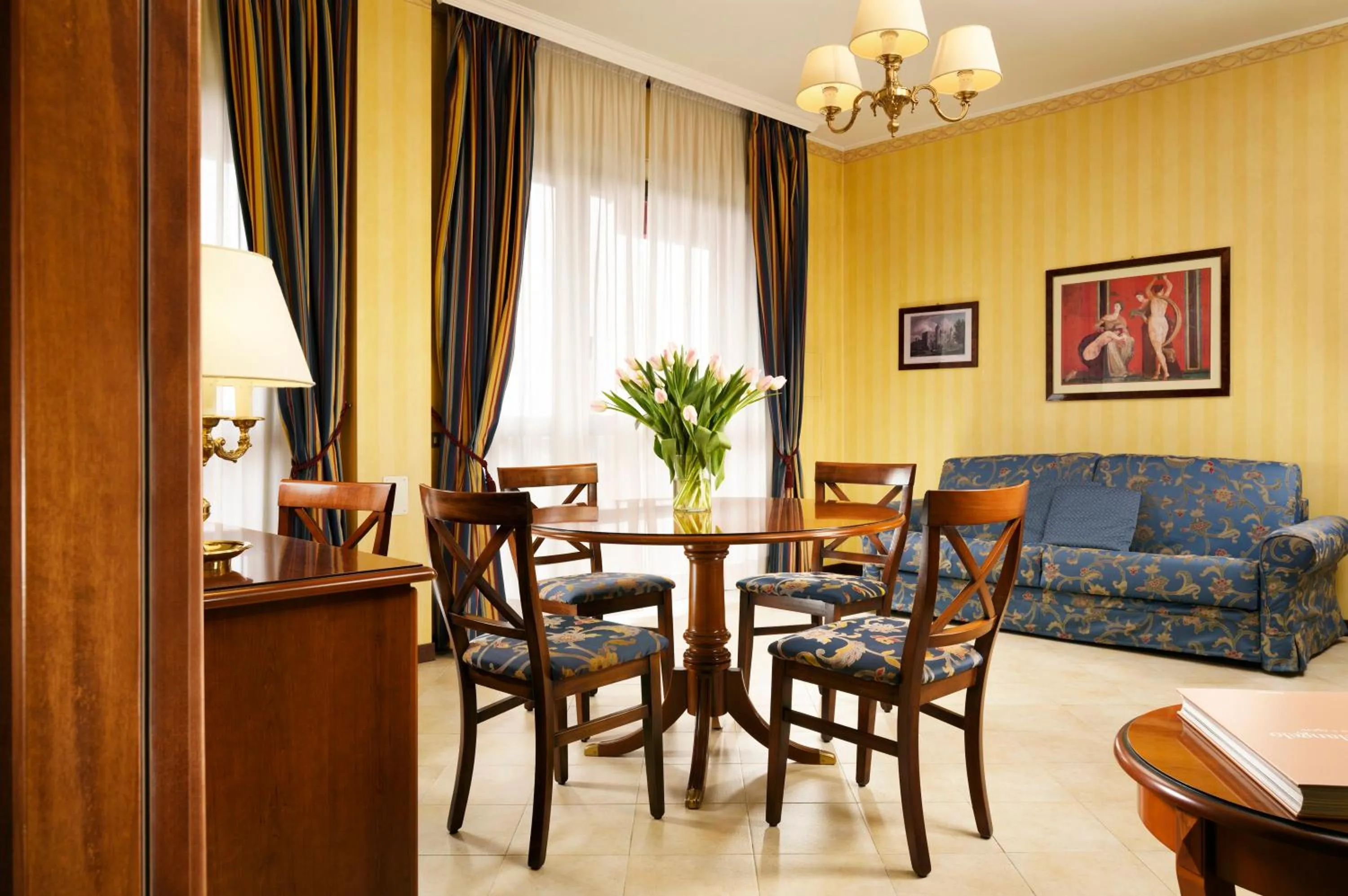 Living room in UNA Hotels Hotel & Residence Contessa Jolanda Milano