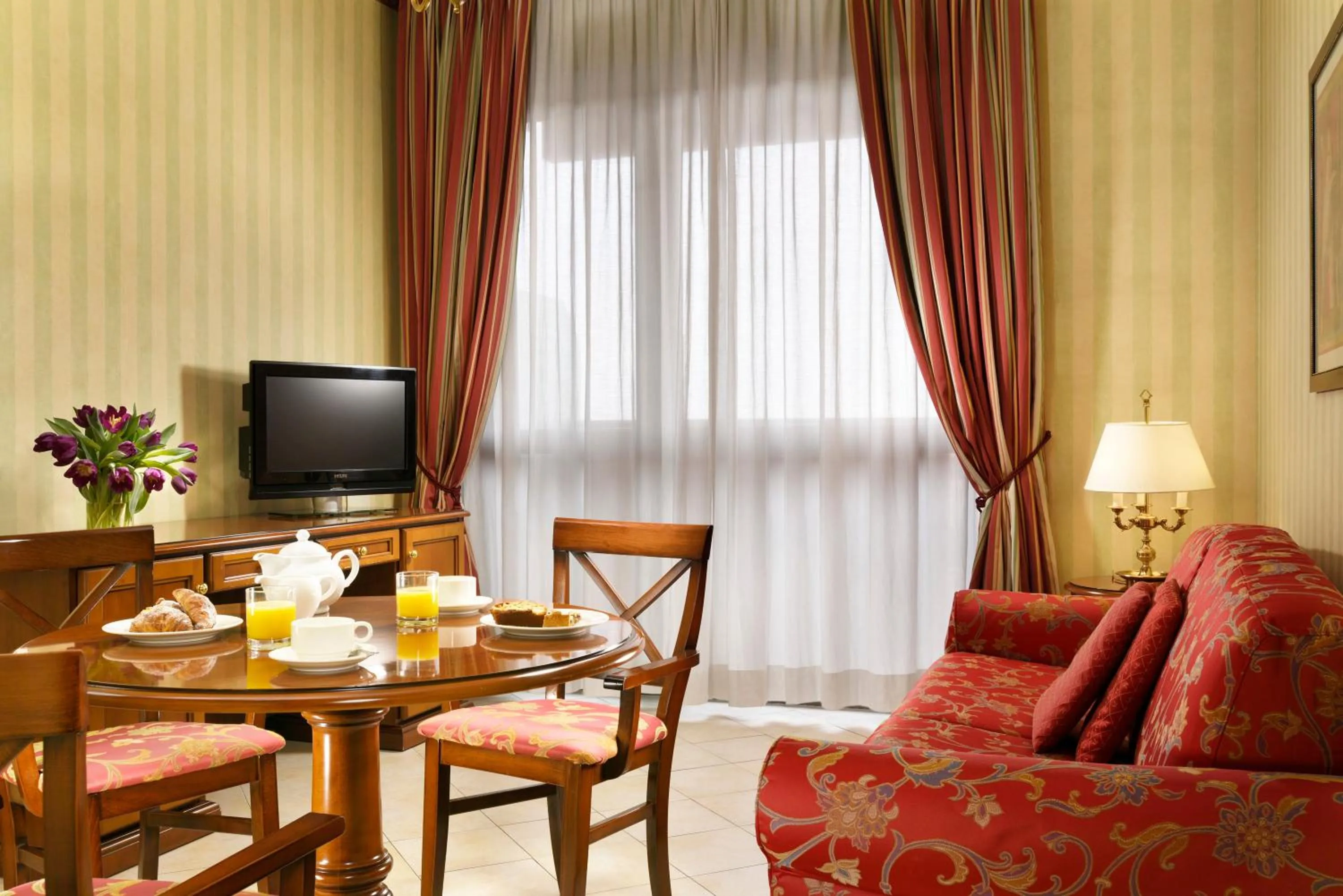 Living room in UNA Hotels Hotel & Residence Contessa Jolanda Milano