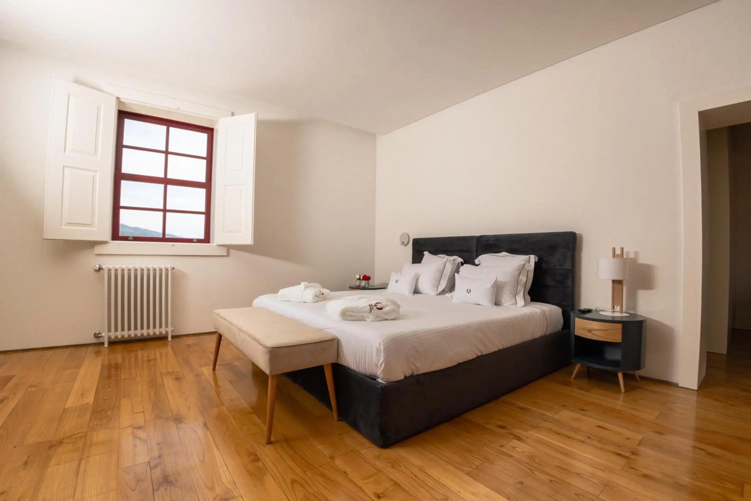 Quadruple Room with Private Bathroom in Quinta da Corredoura, Hotel Rural Quadruple Room with Private Bathroom in Quinta da Corredoura, Hotel Rural