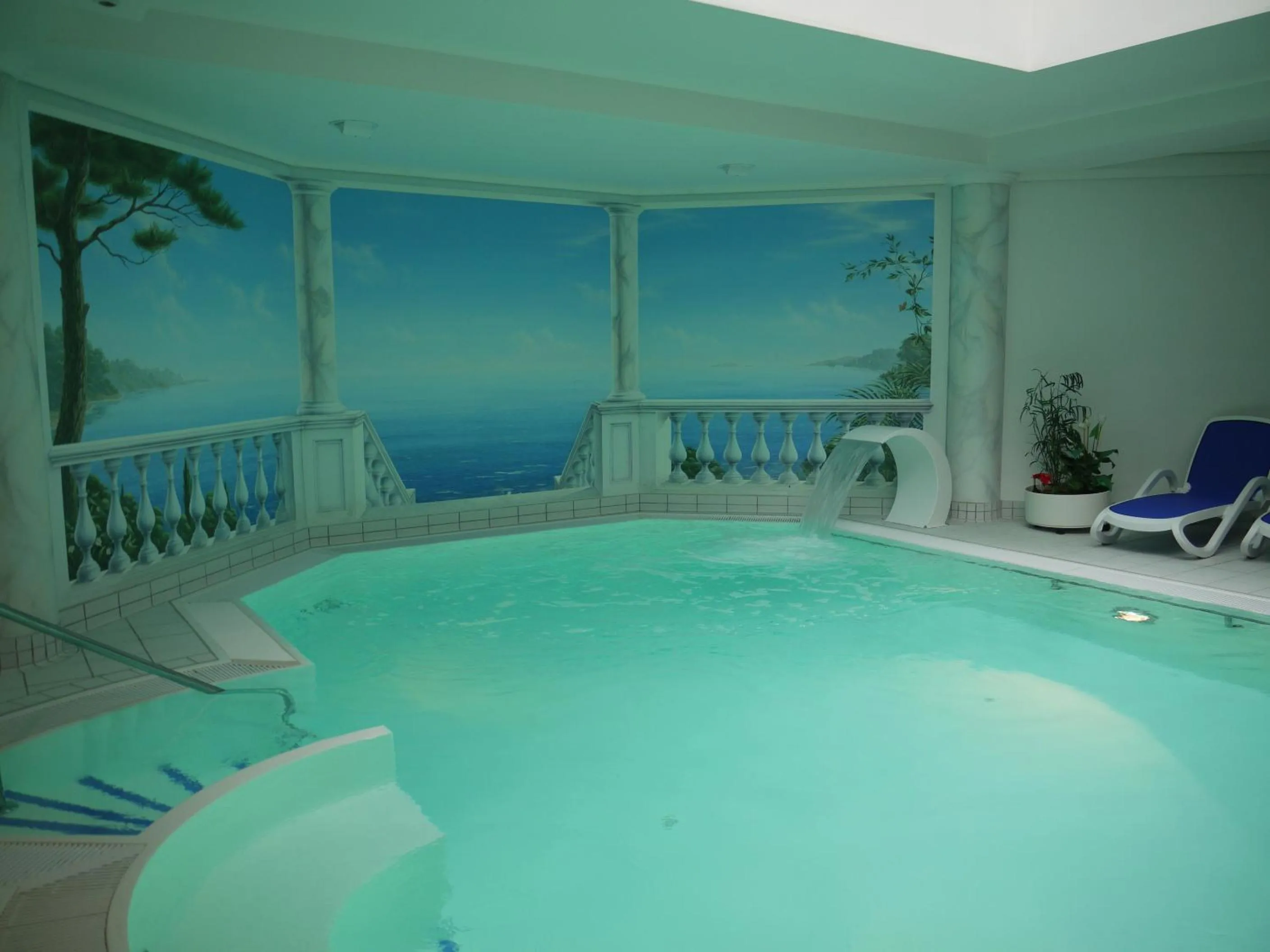 Swimming pool in Hotel Ebner