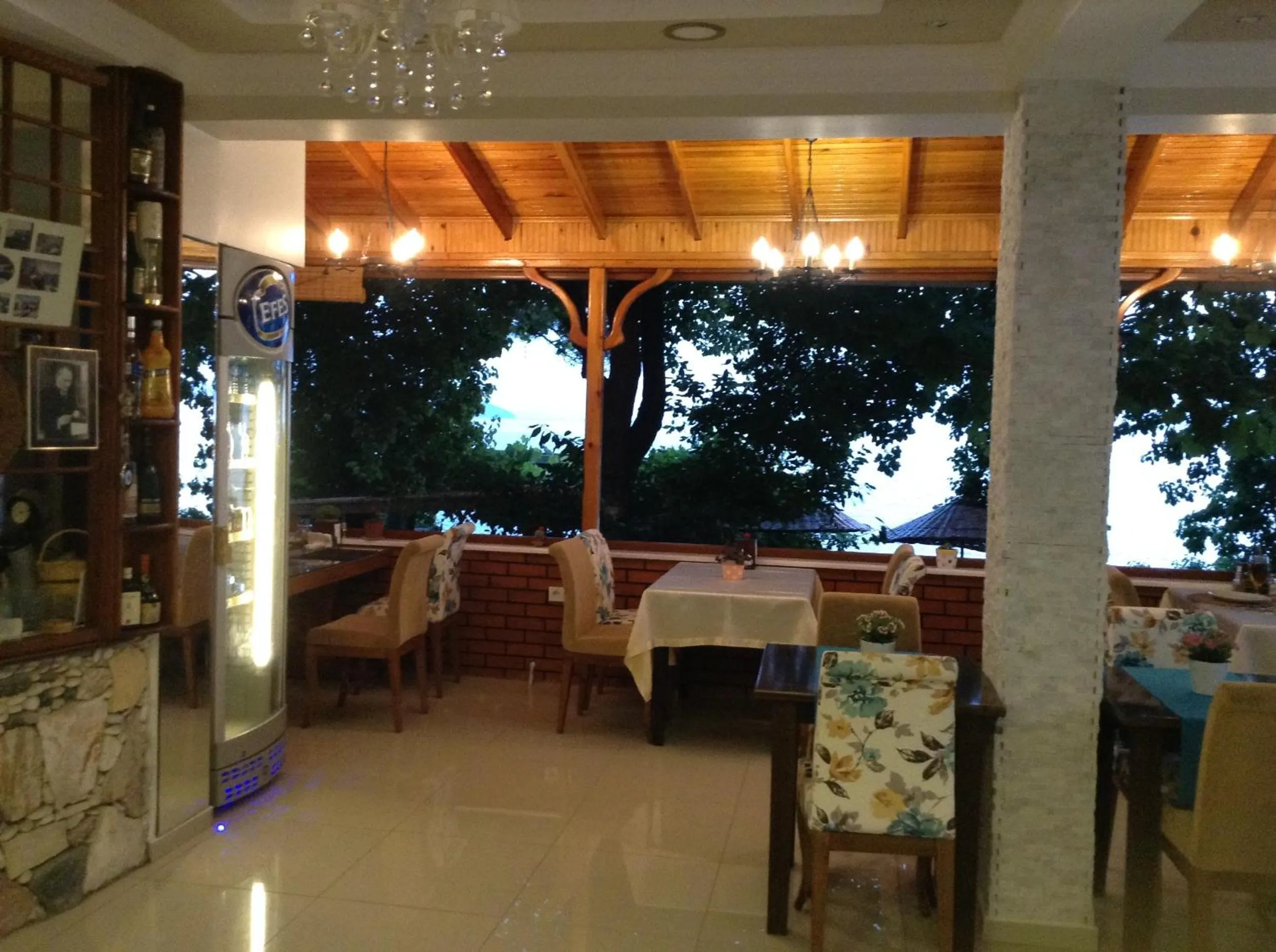 Facade/entrance in Mola Hotel