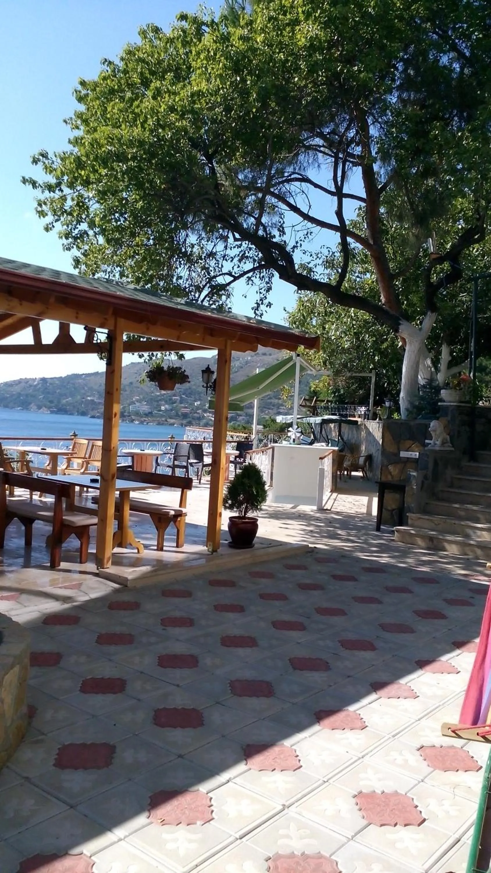 Garden in Mola Hotel