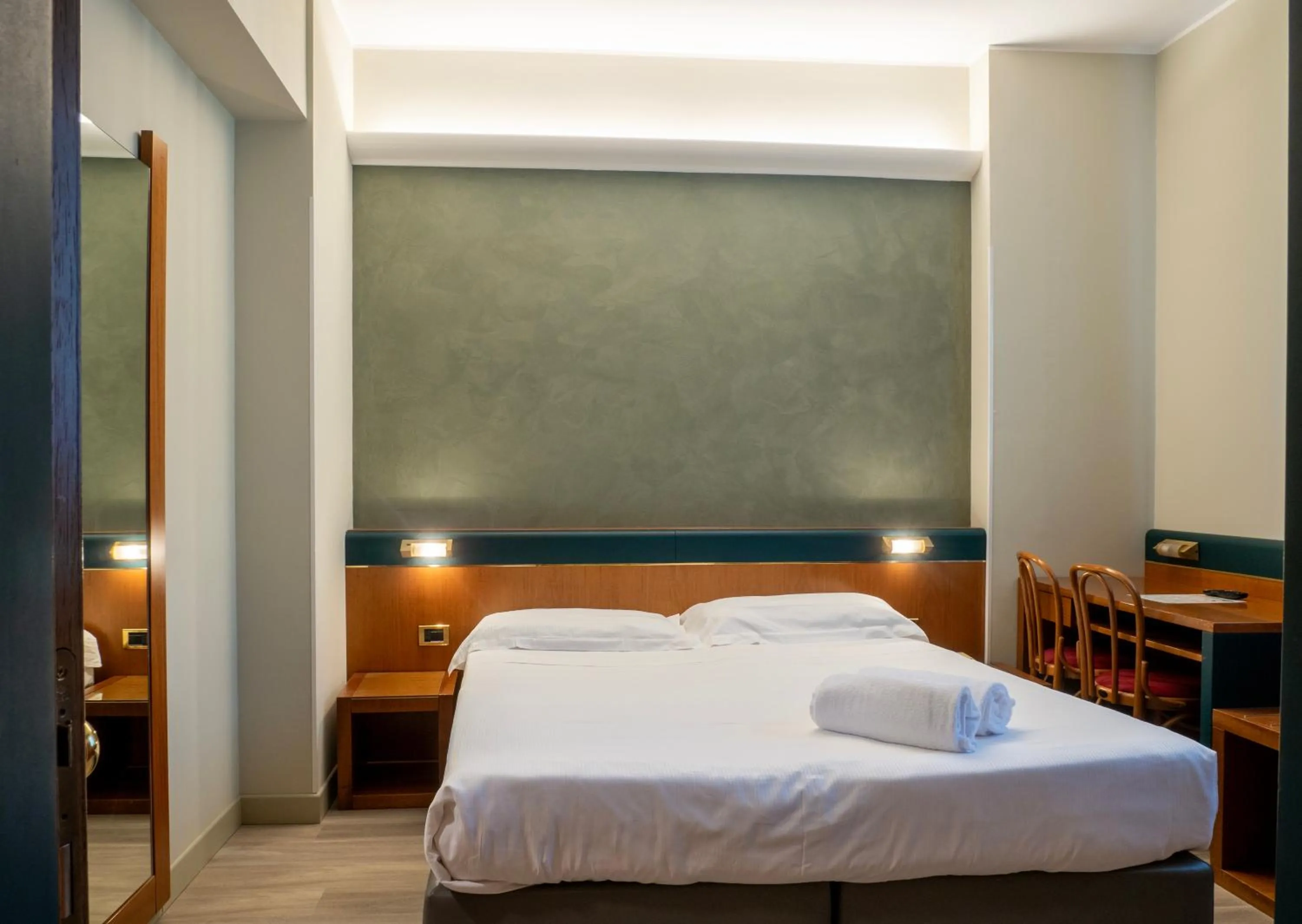 Bed in Hotel Des Etrangers