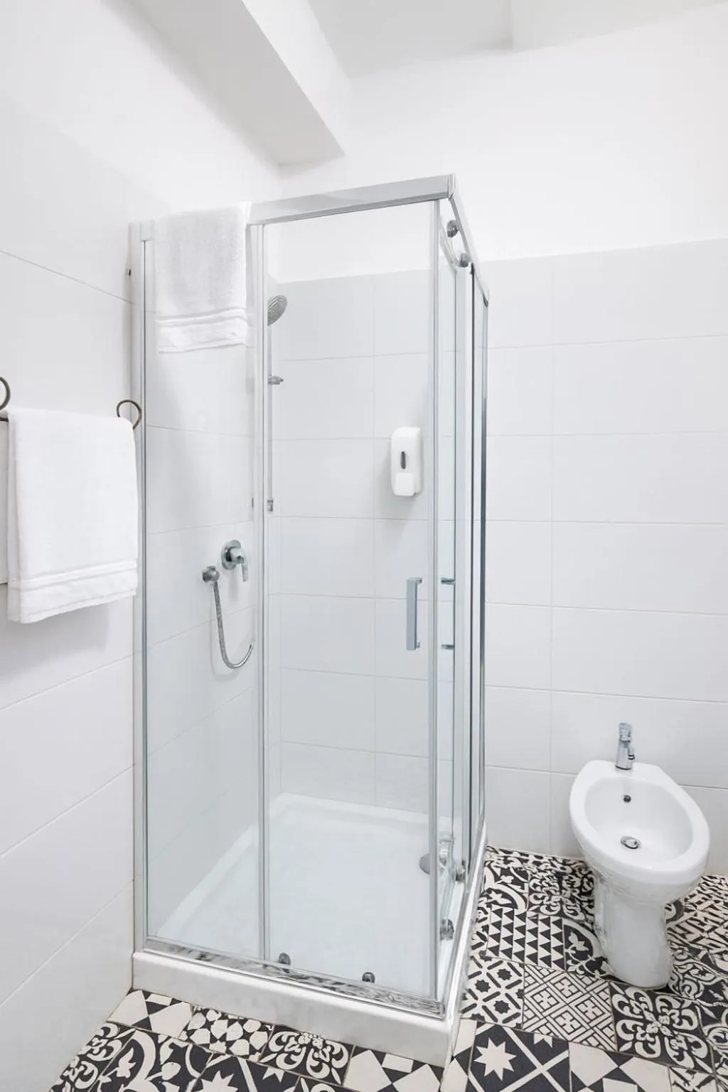 Shower in Hotel Aurelia Milano Centrale