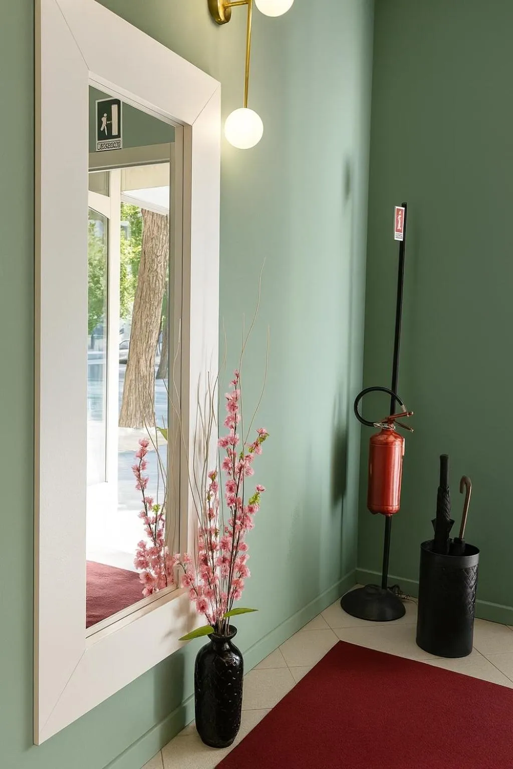 Property building in Hotel Aurelia Milano Centrale