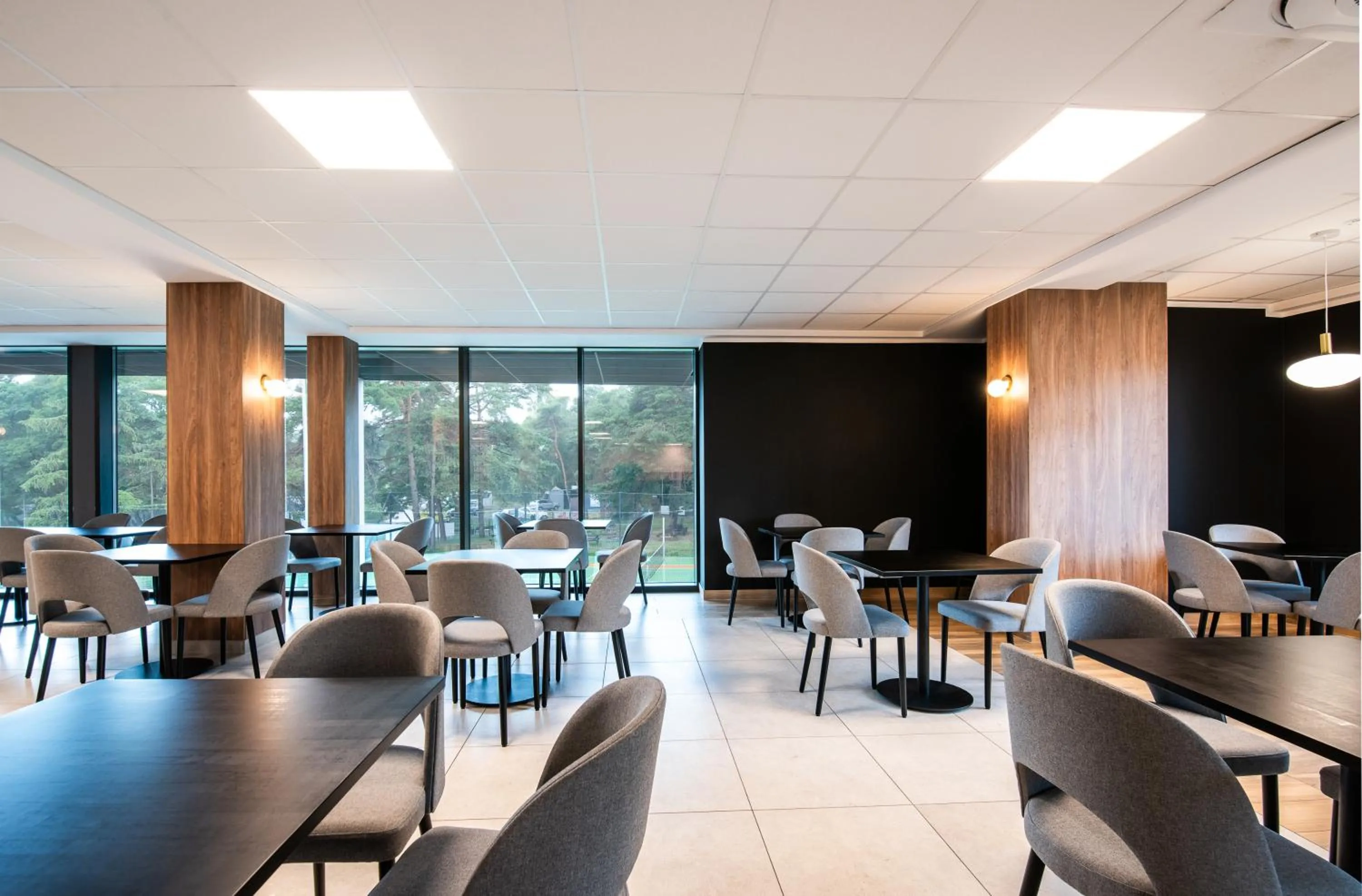 Restaurant/places to eat in Interferie Dąbki SU Argentyt