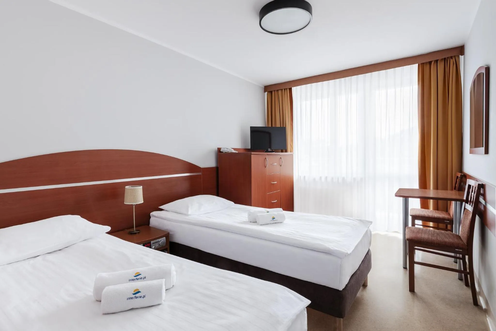 Bedroom, Bed in Interferie Dąbki SU Argentyt