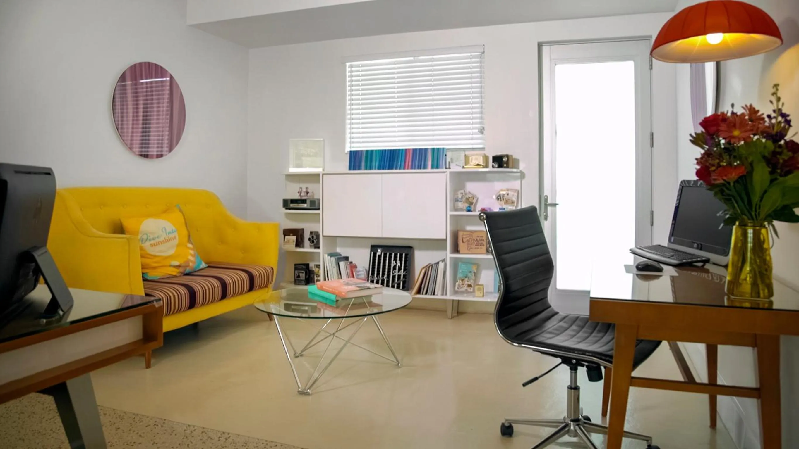 Communal lounge/ TV room in The Vagabond Hotel Miami