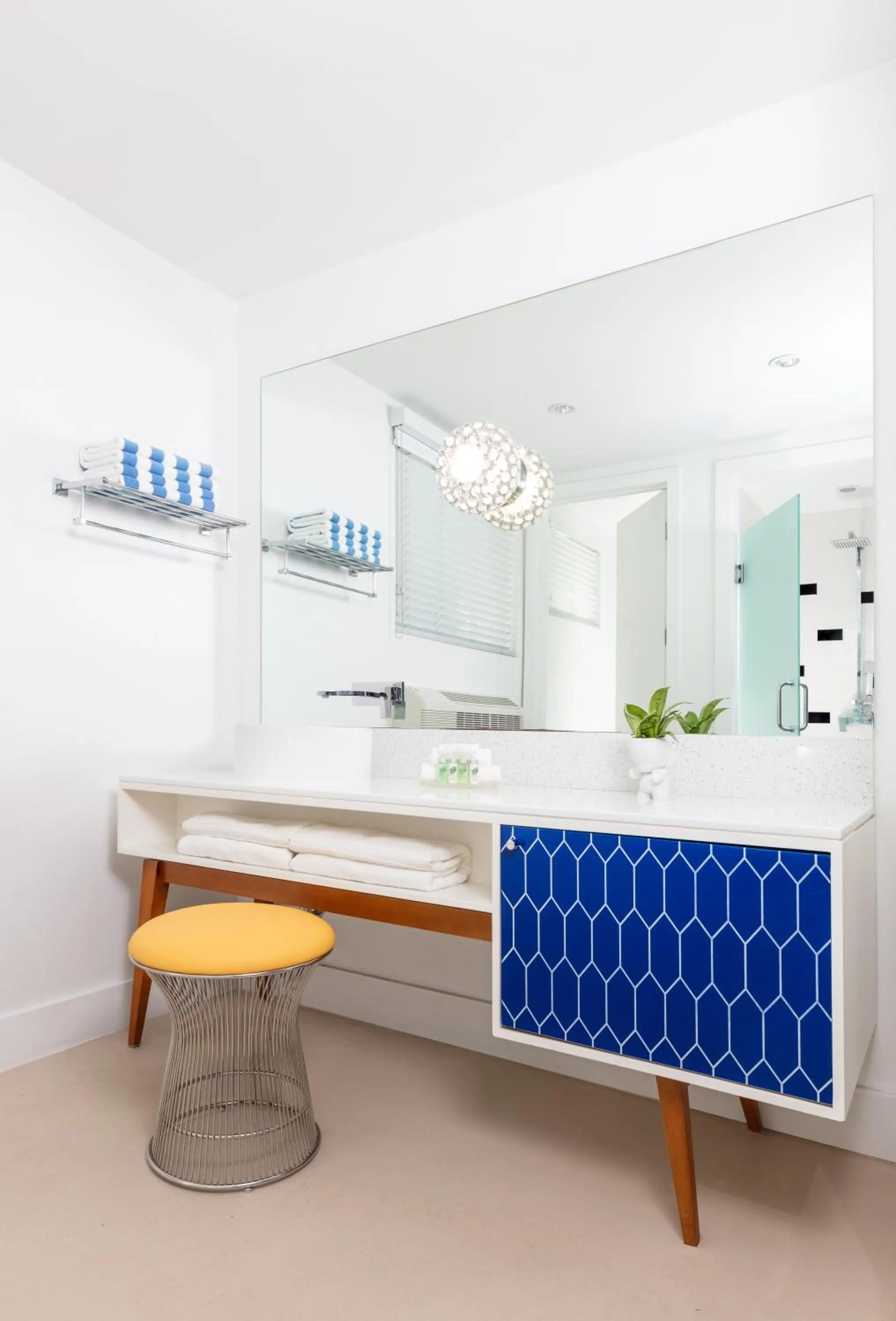 Shower in The Vagabond Hotel Miami