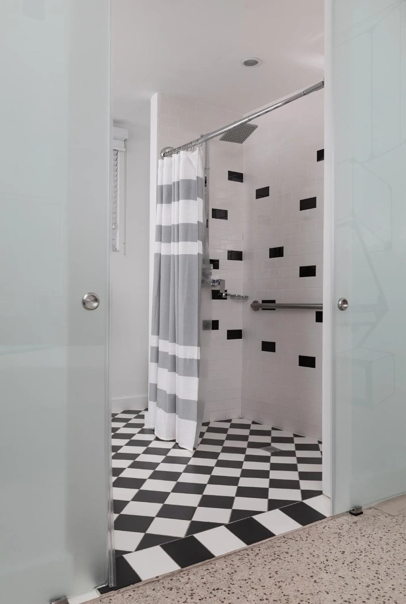 Shower in The Vagabond Hotel Miami