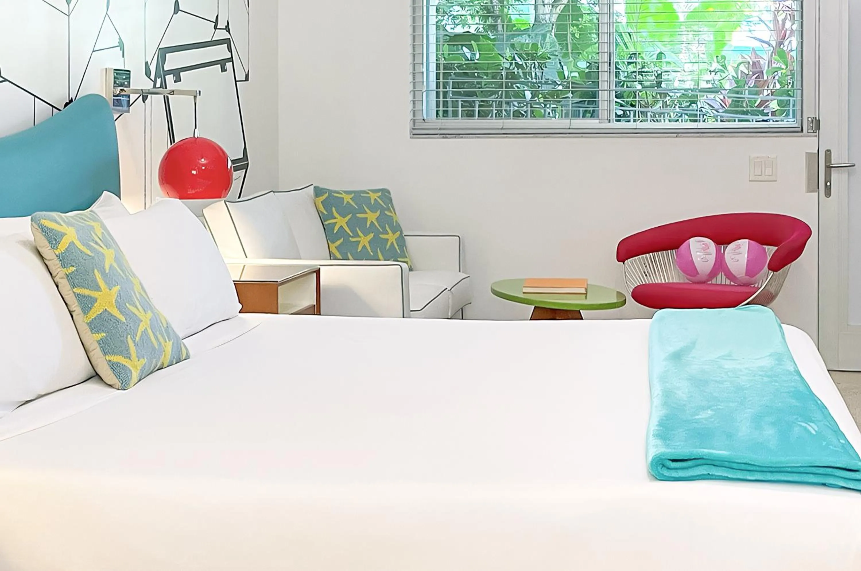 Property building, Bed in The Vagabond Hotel Miami