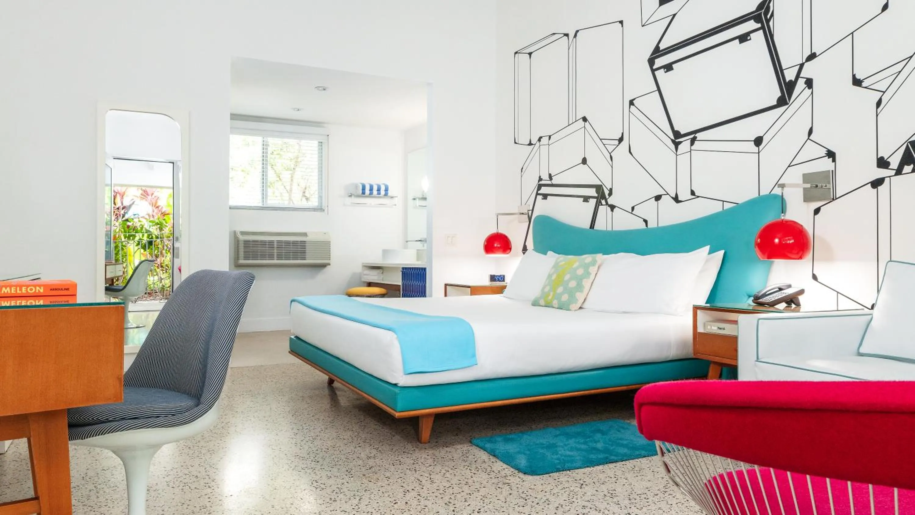 Bed in The Vagabond Hotel Miami