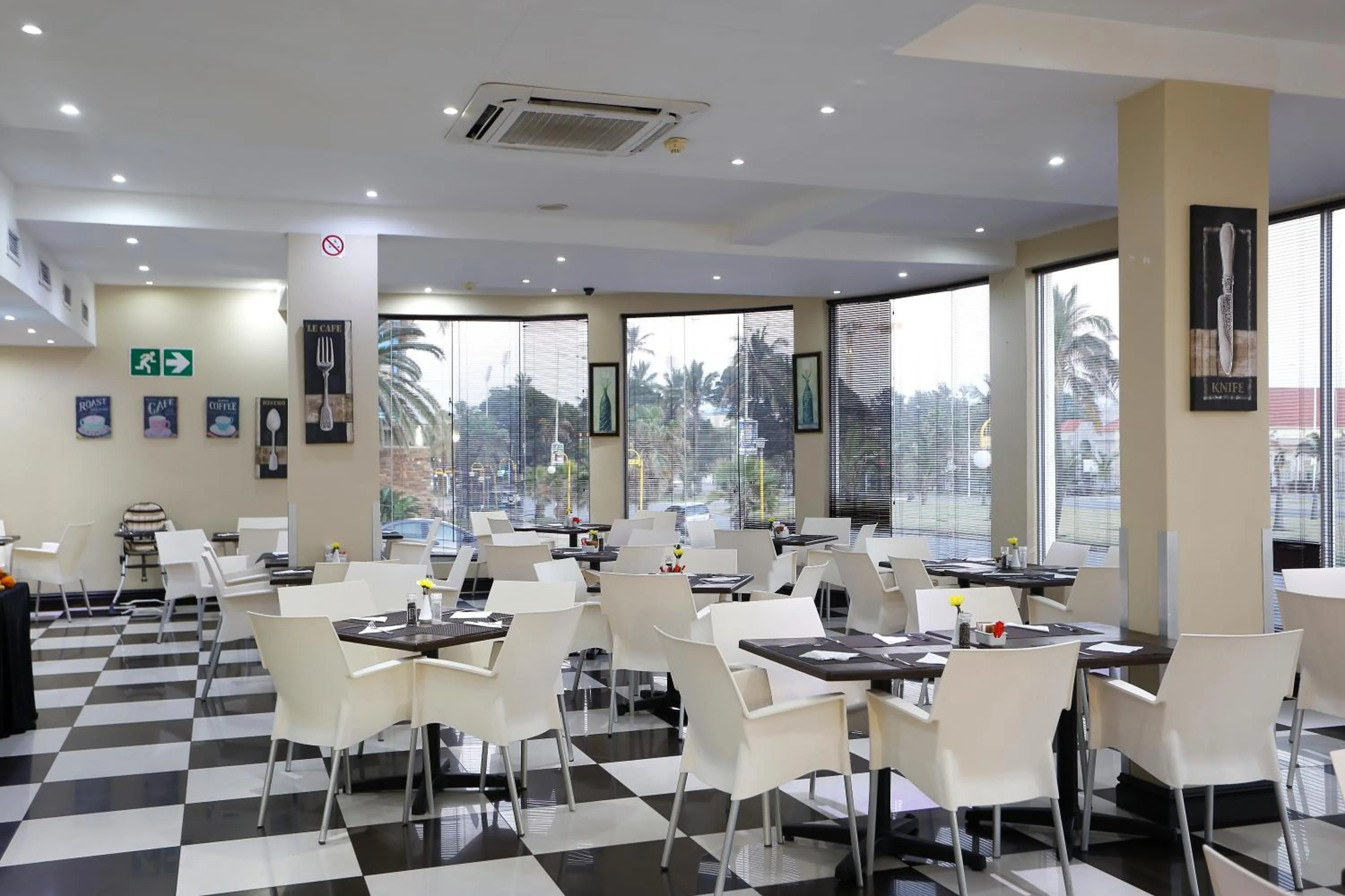 Restaurant/places to eat in Pavilion Hotel Durban