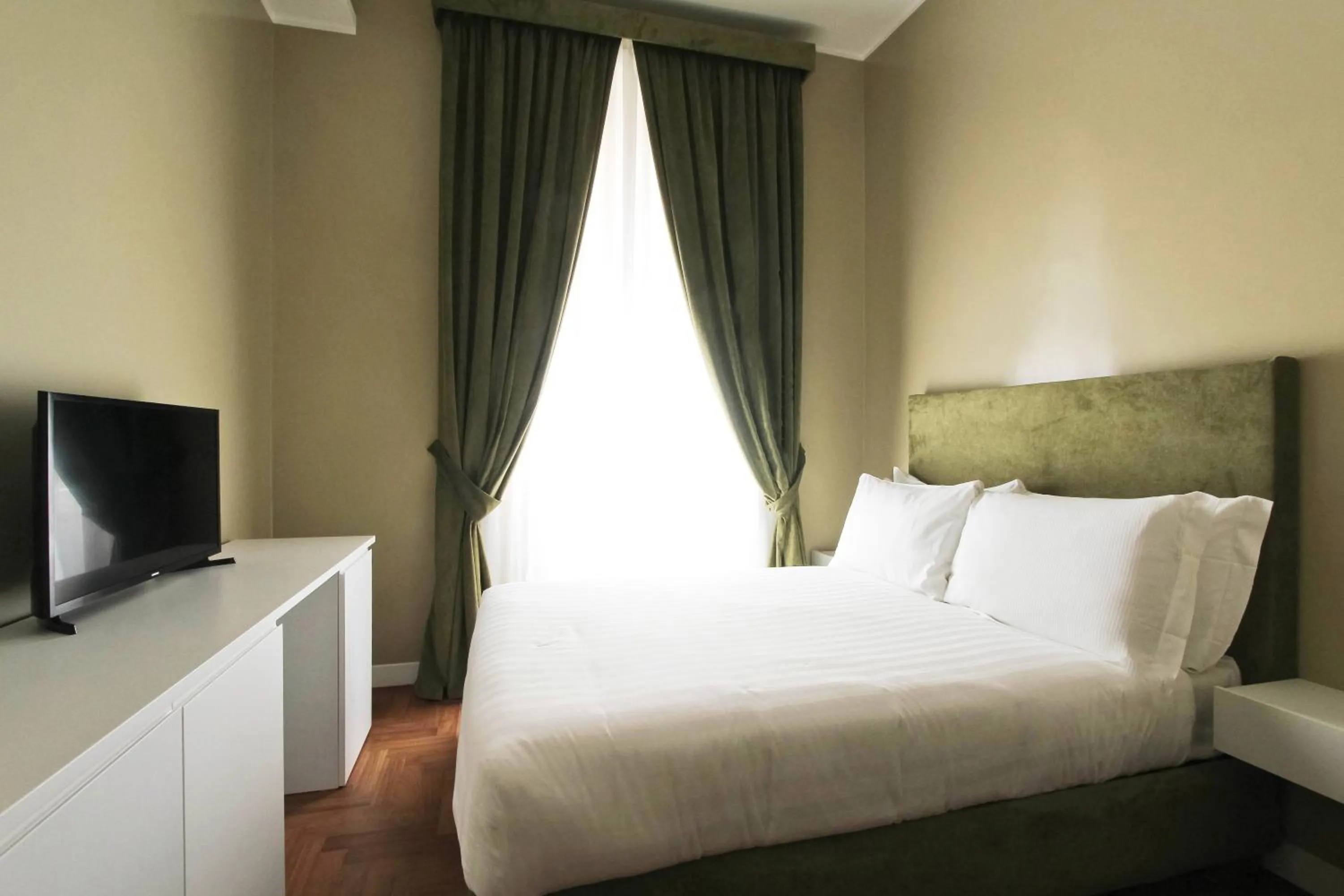 Bed in The river corner