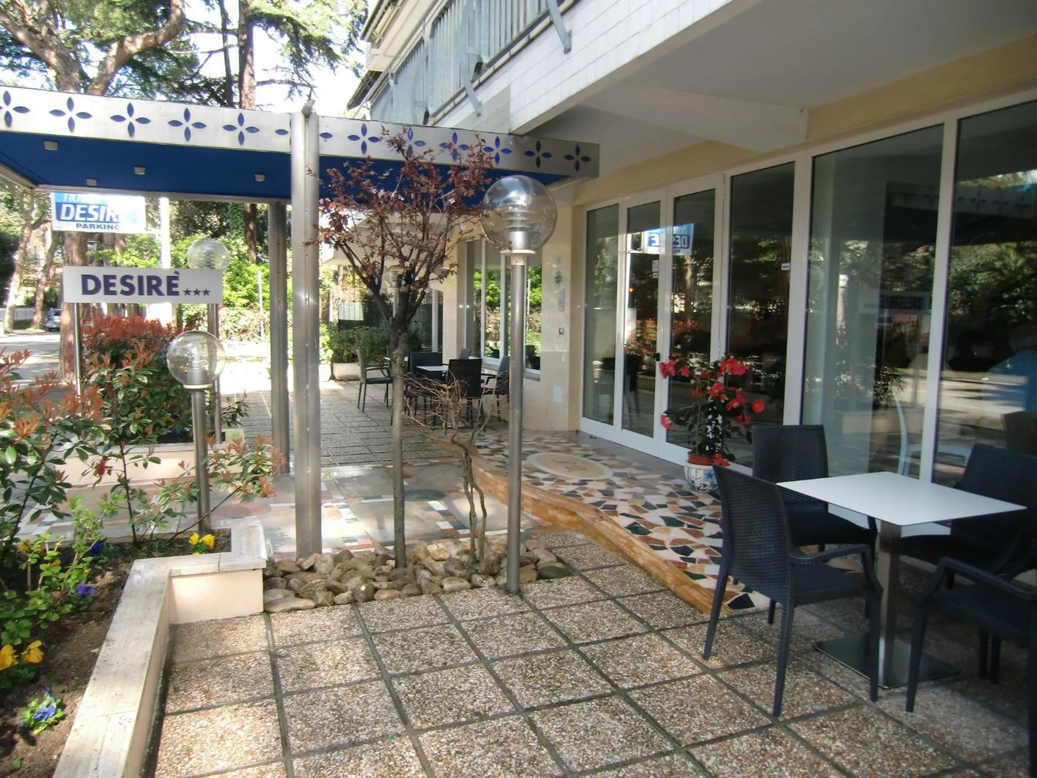 Garden in Hotel Desire'