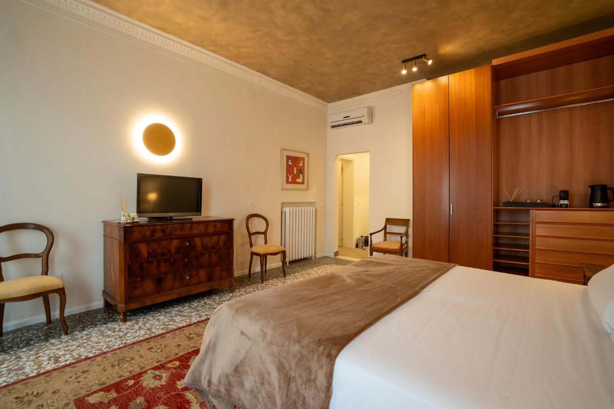 Photo of the whole room, Bed in Ca' Turelli Dimora Storica