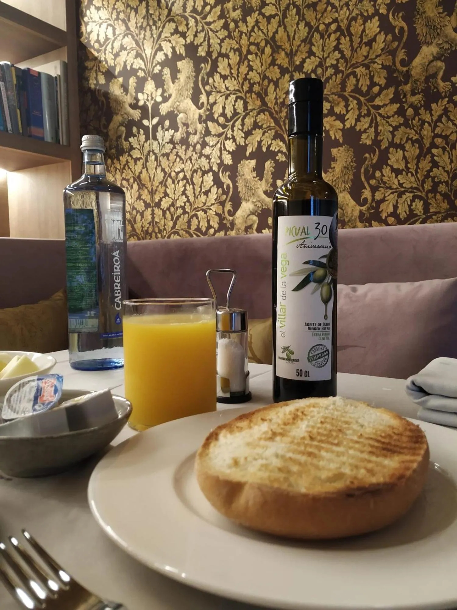 Breakfast in Casa del Cardenal