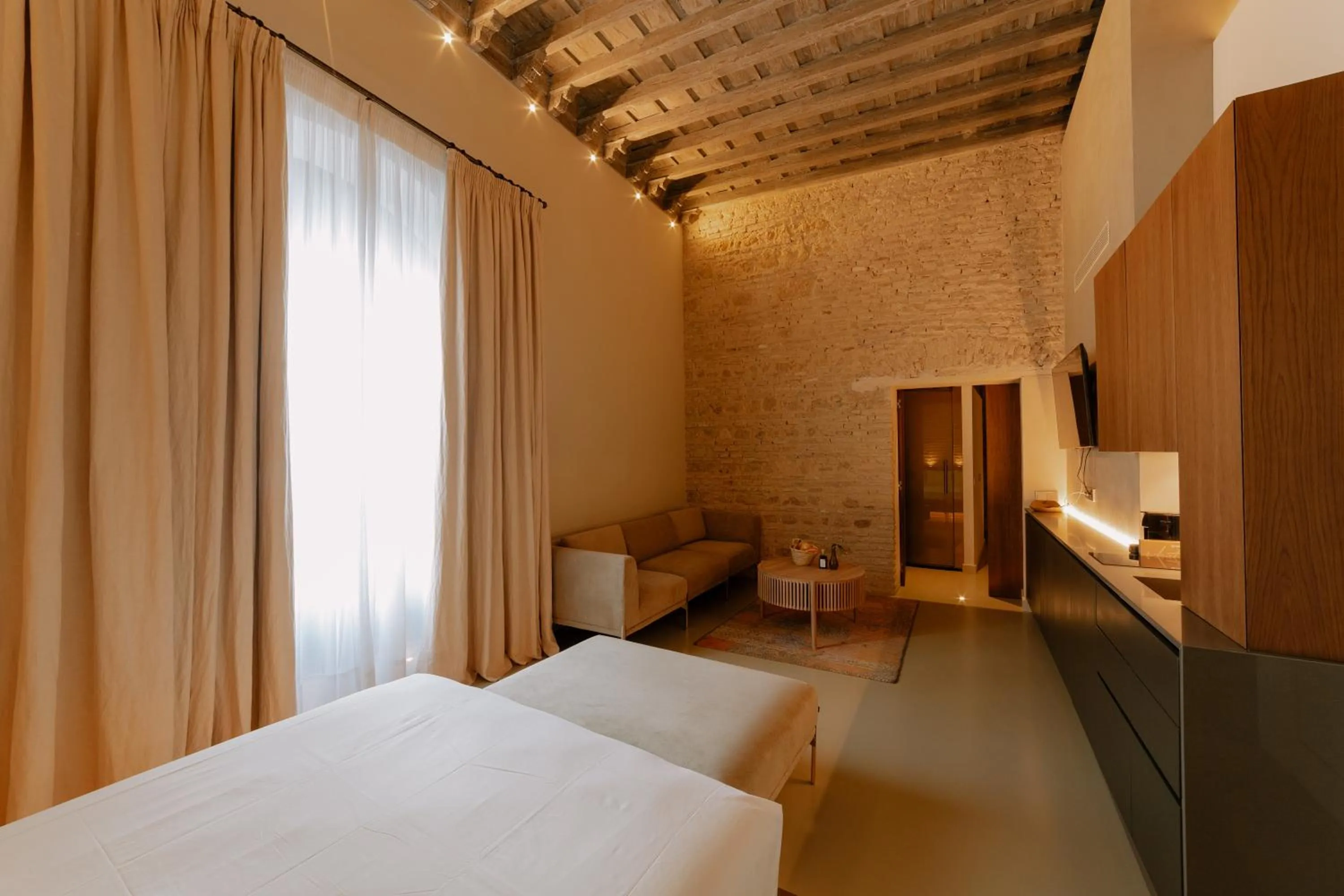 Photo of the whole room, Bed in Casa del Cardenal