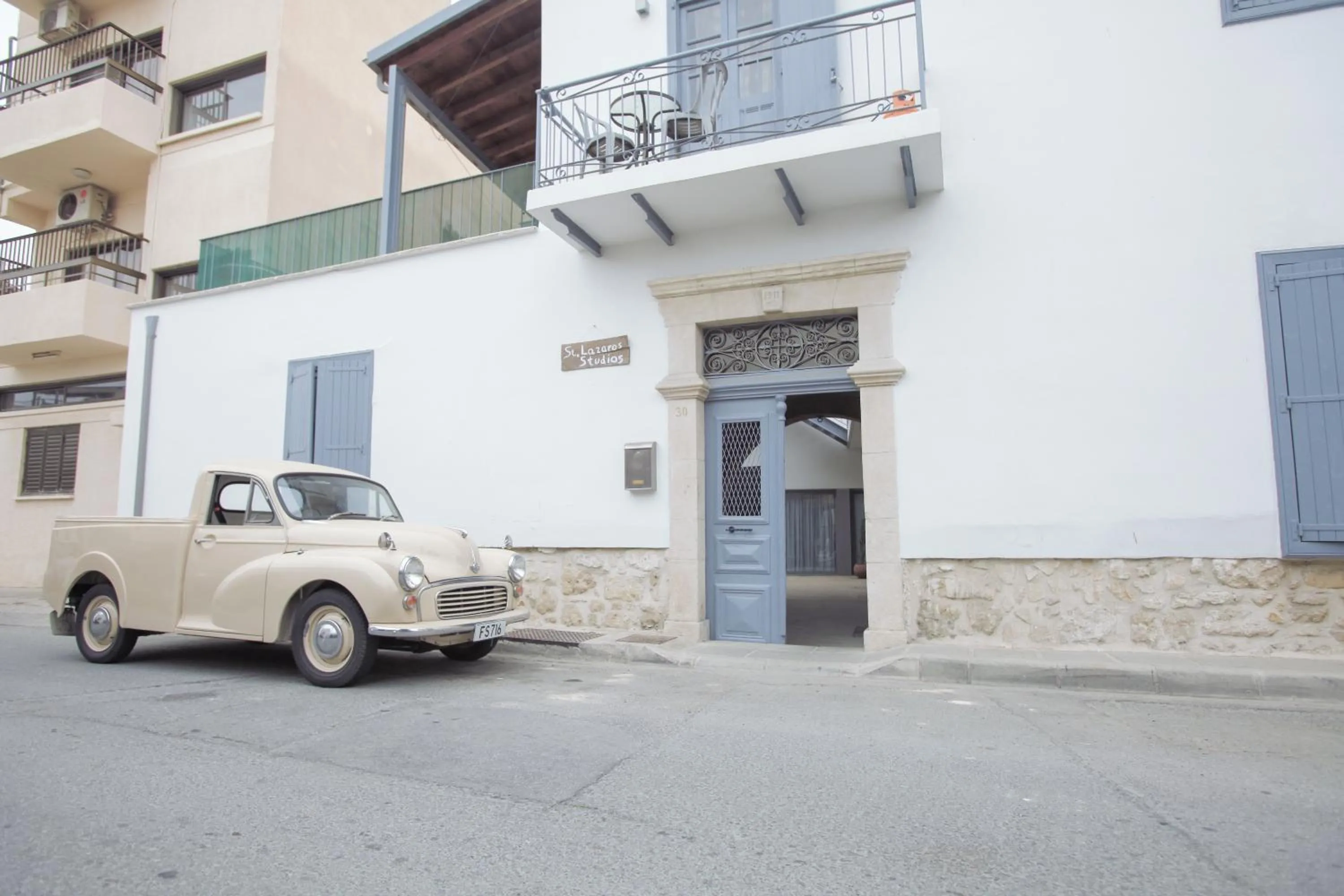 Facade/entrance in St. Lazaros Studios