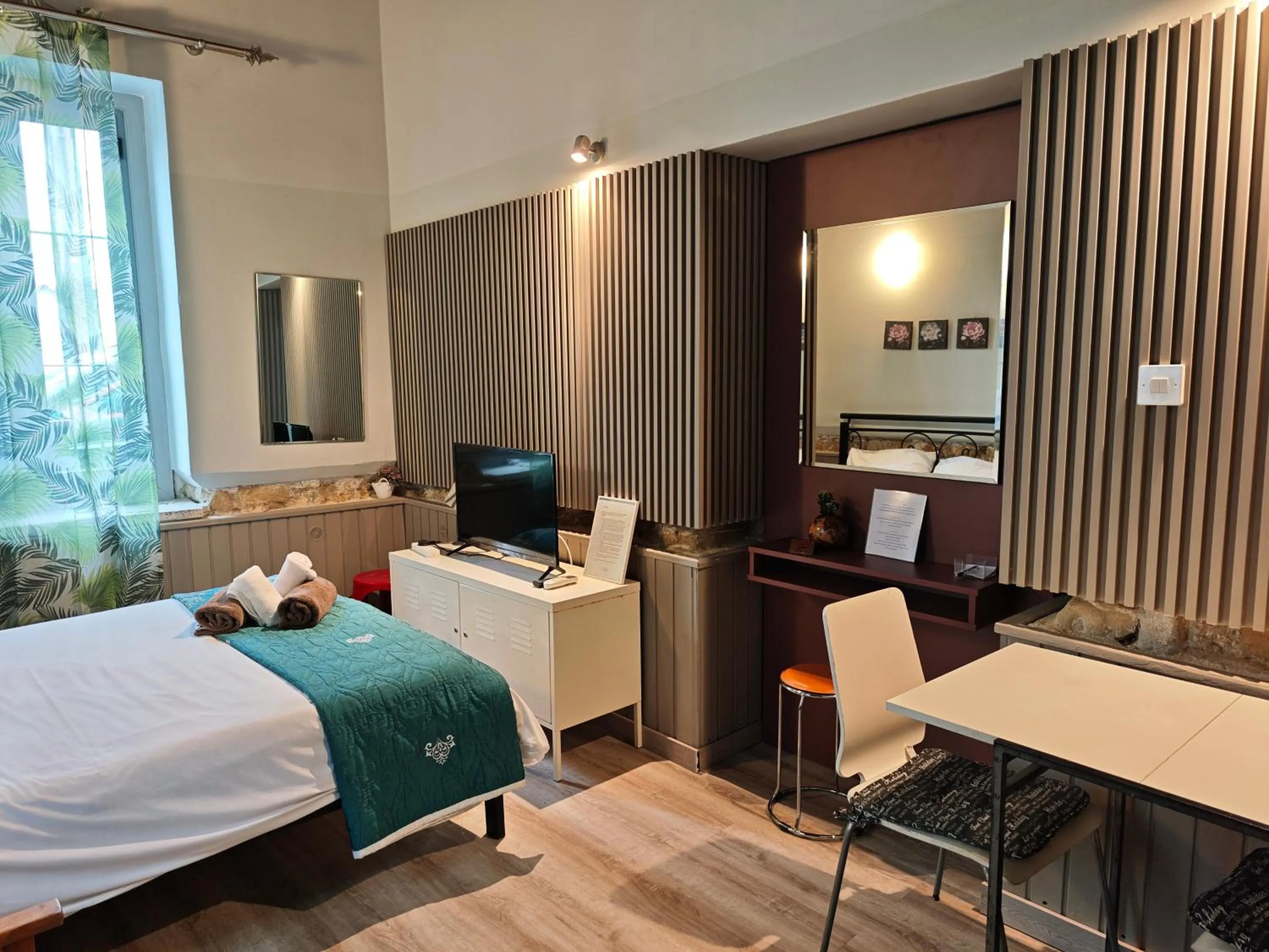 TV and multimedia, Bed in St. Lazaros Studios