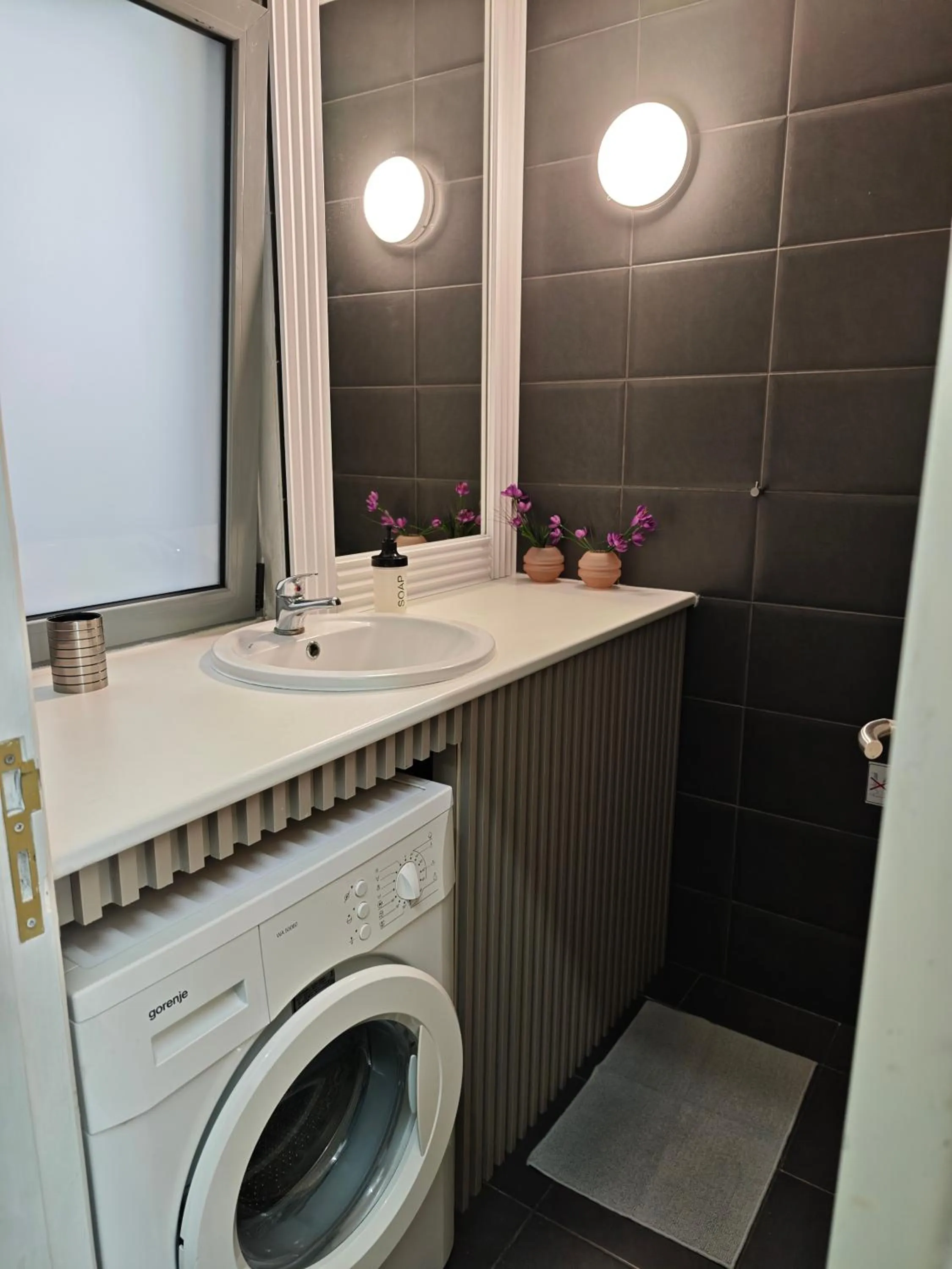 washing machine in St. Lazaros Studios