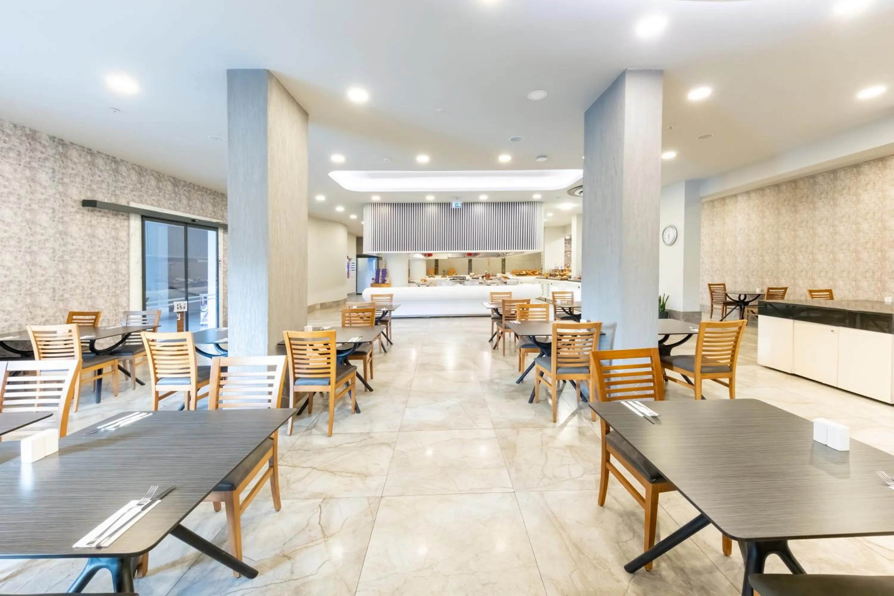 Restaurant/places to eat in Riviera Zen Hotel Adult Only