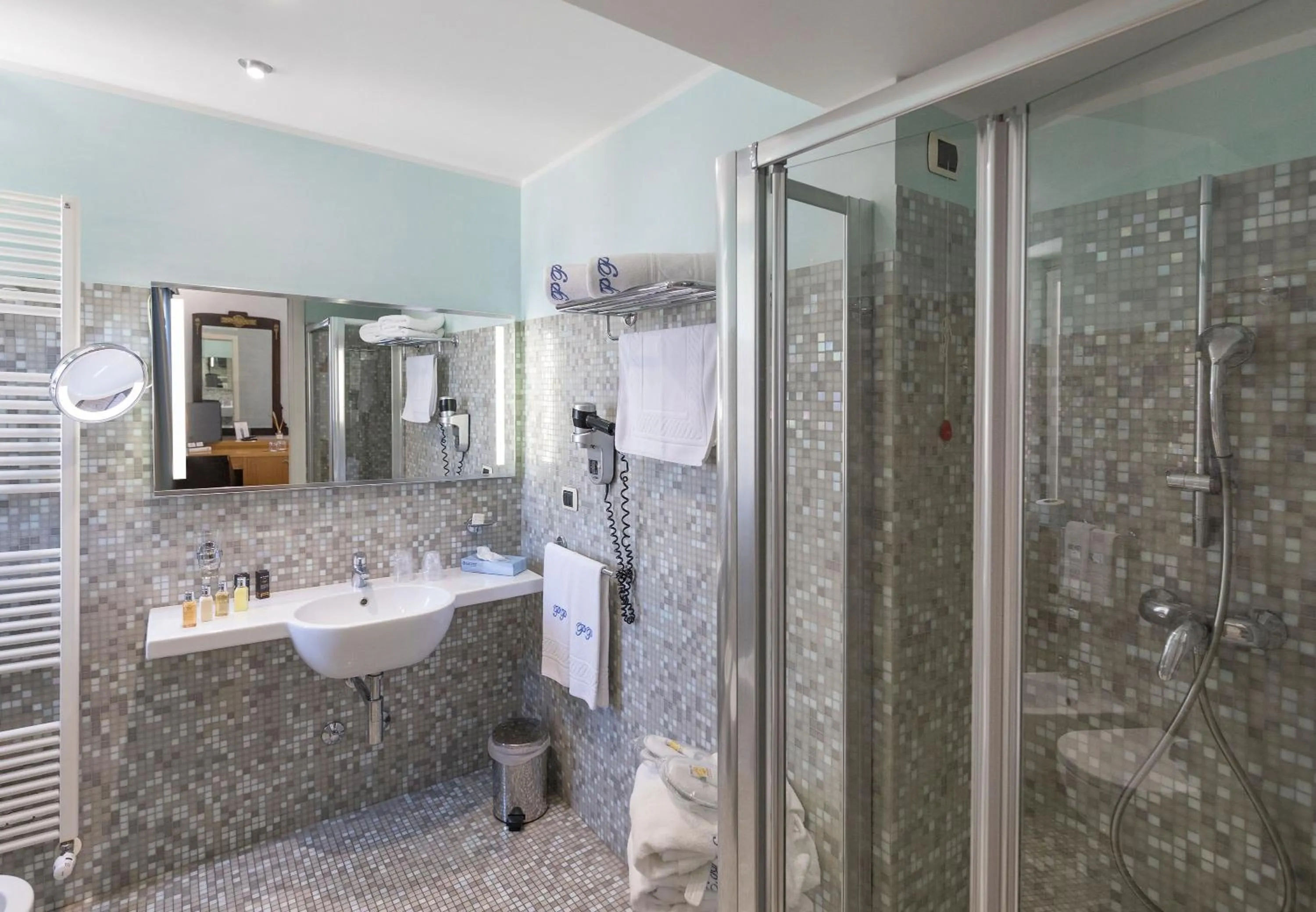 Shower in Hotel Palazzo Papaleo