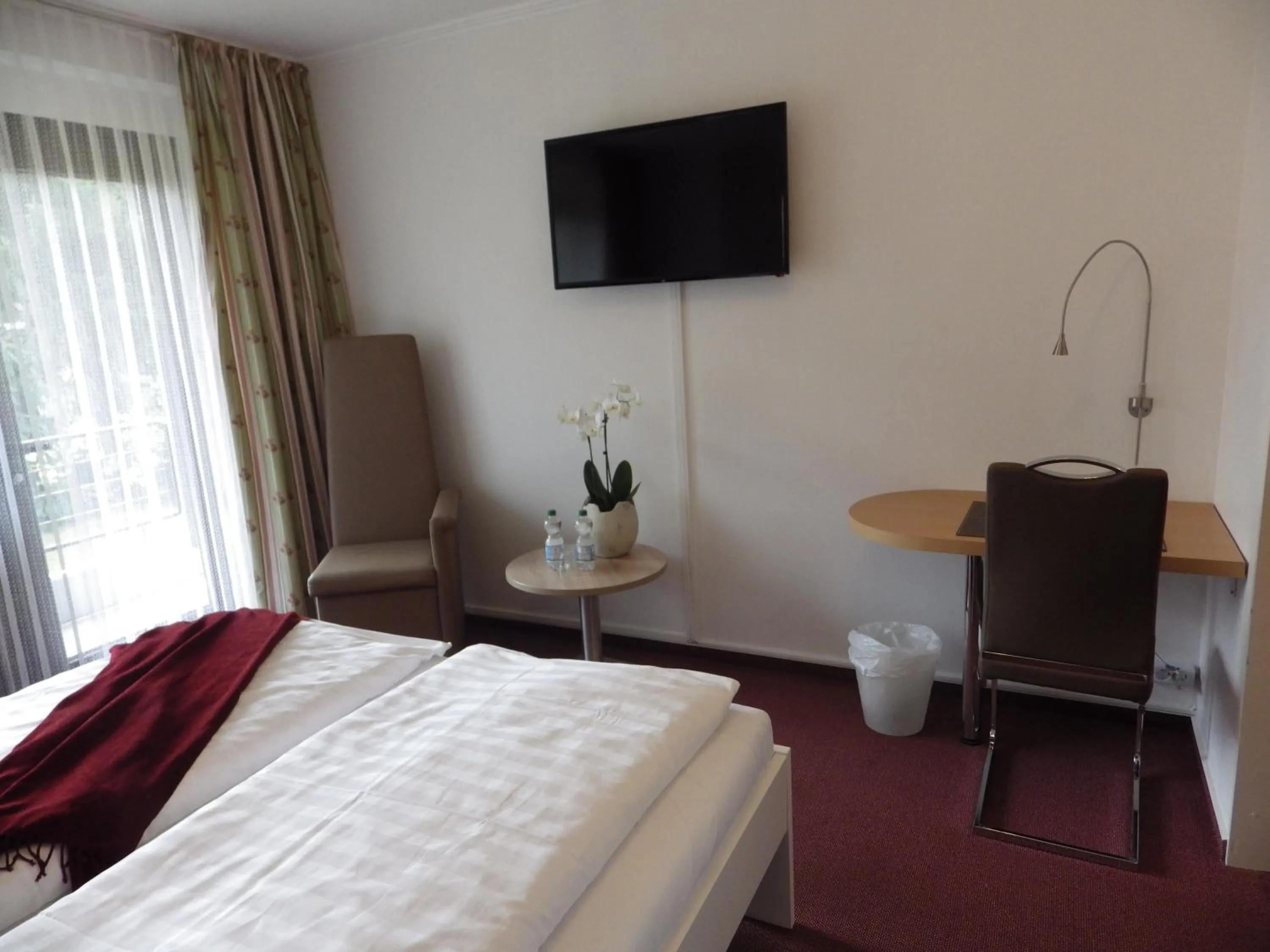 Photo of the whole room, Bed in Pension Haus Heitzig