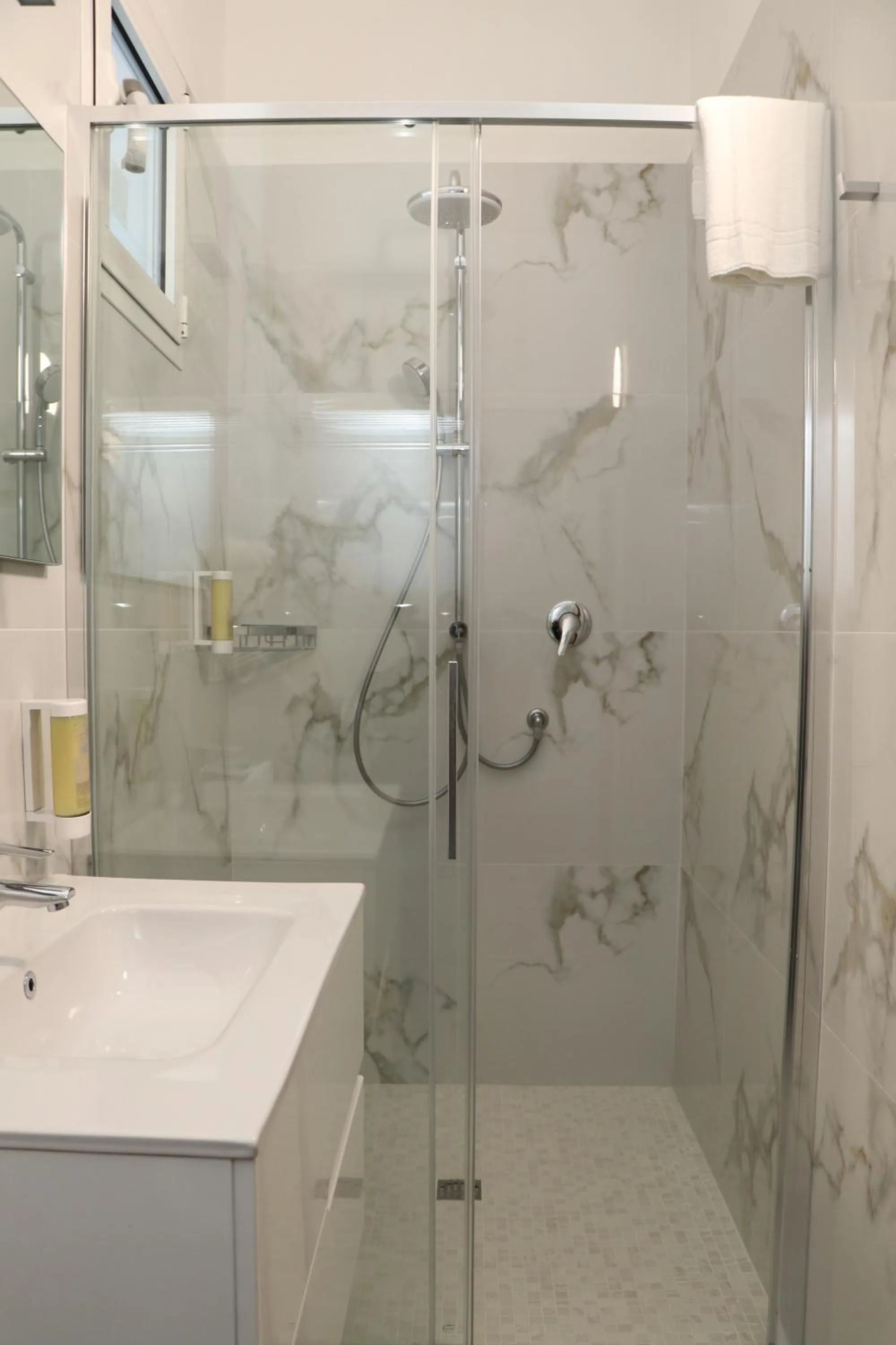 Bathroom in Hotel Edward