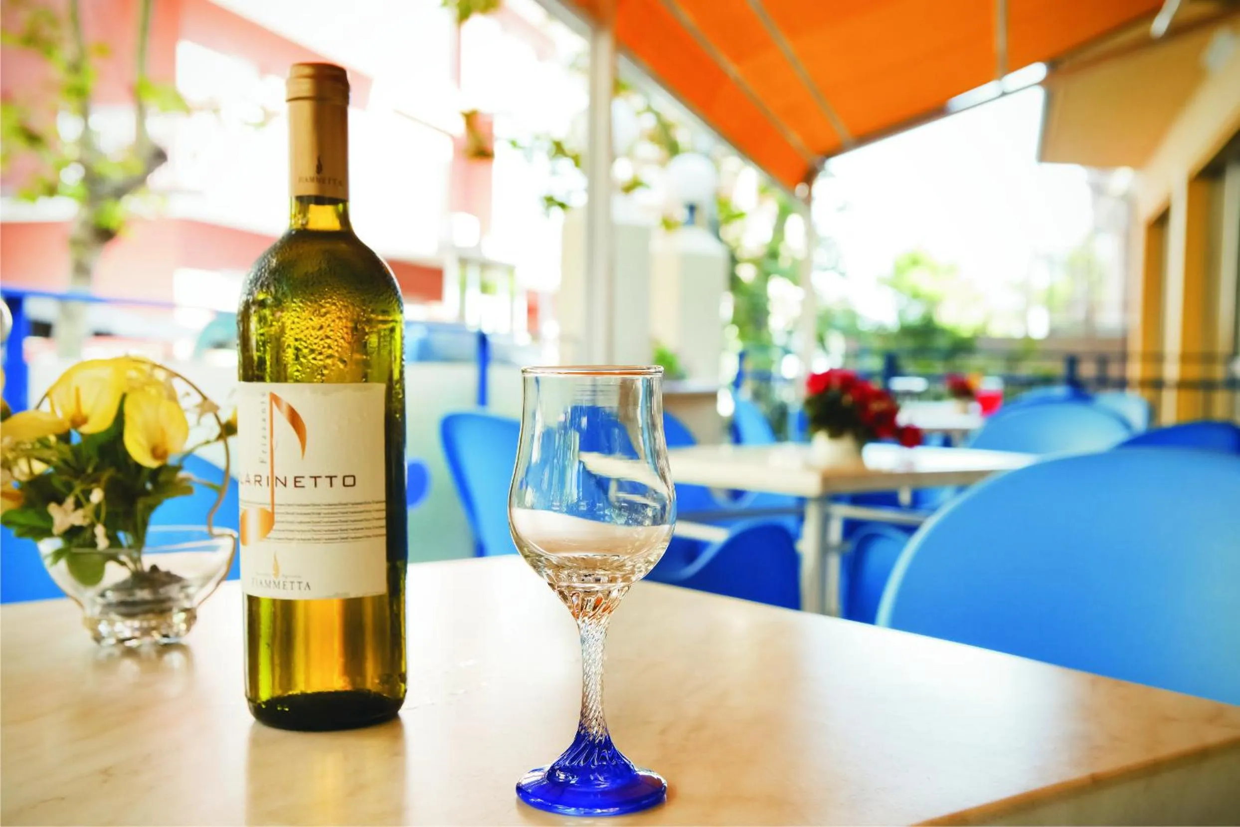 Restaurant/places to eat in Hotel Edward