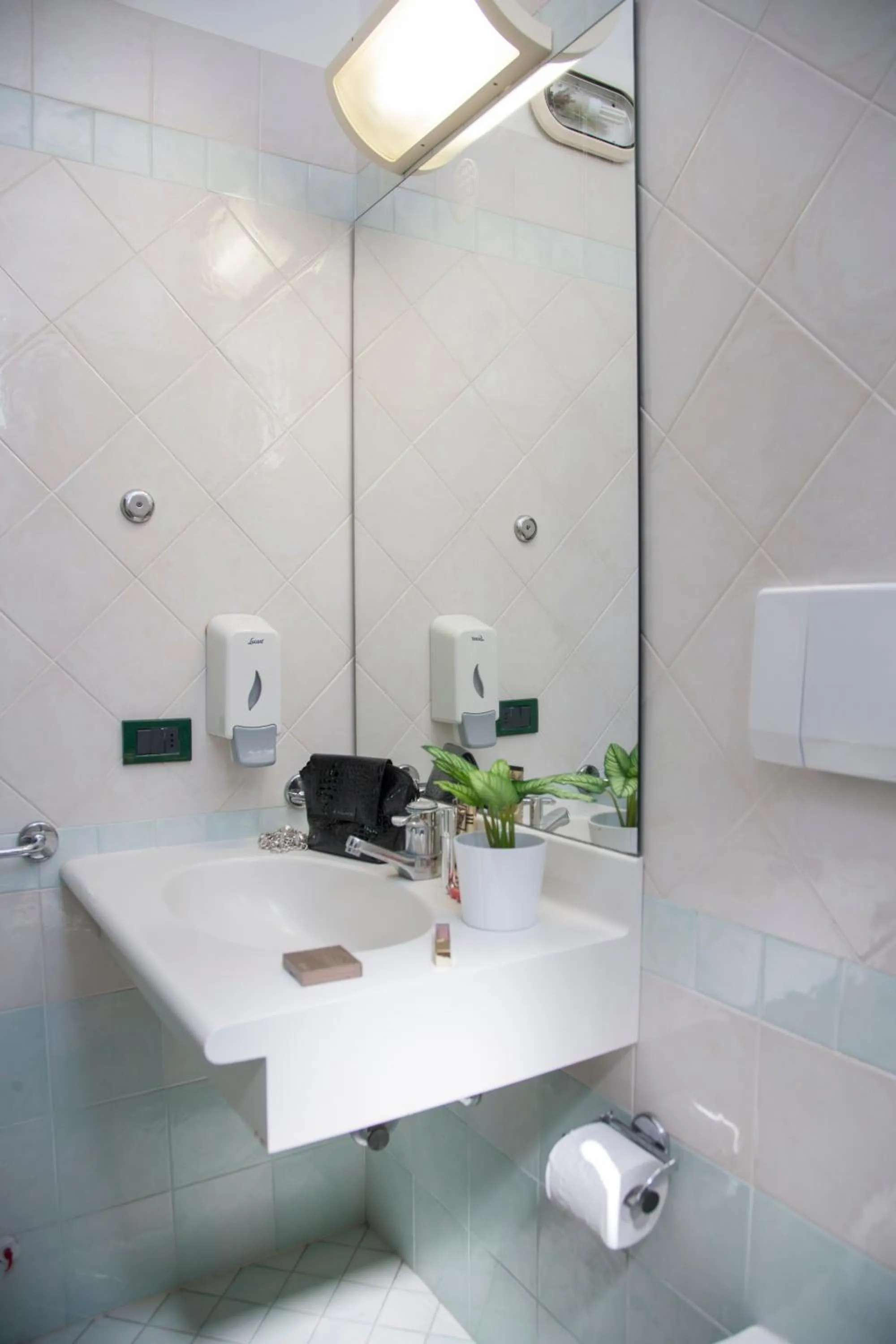 Bathroom in SI Rimini Hotel