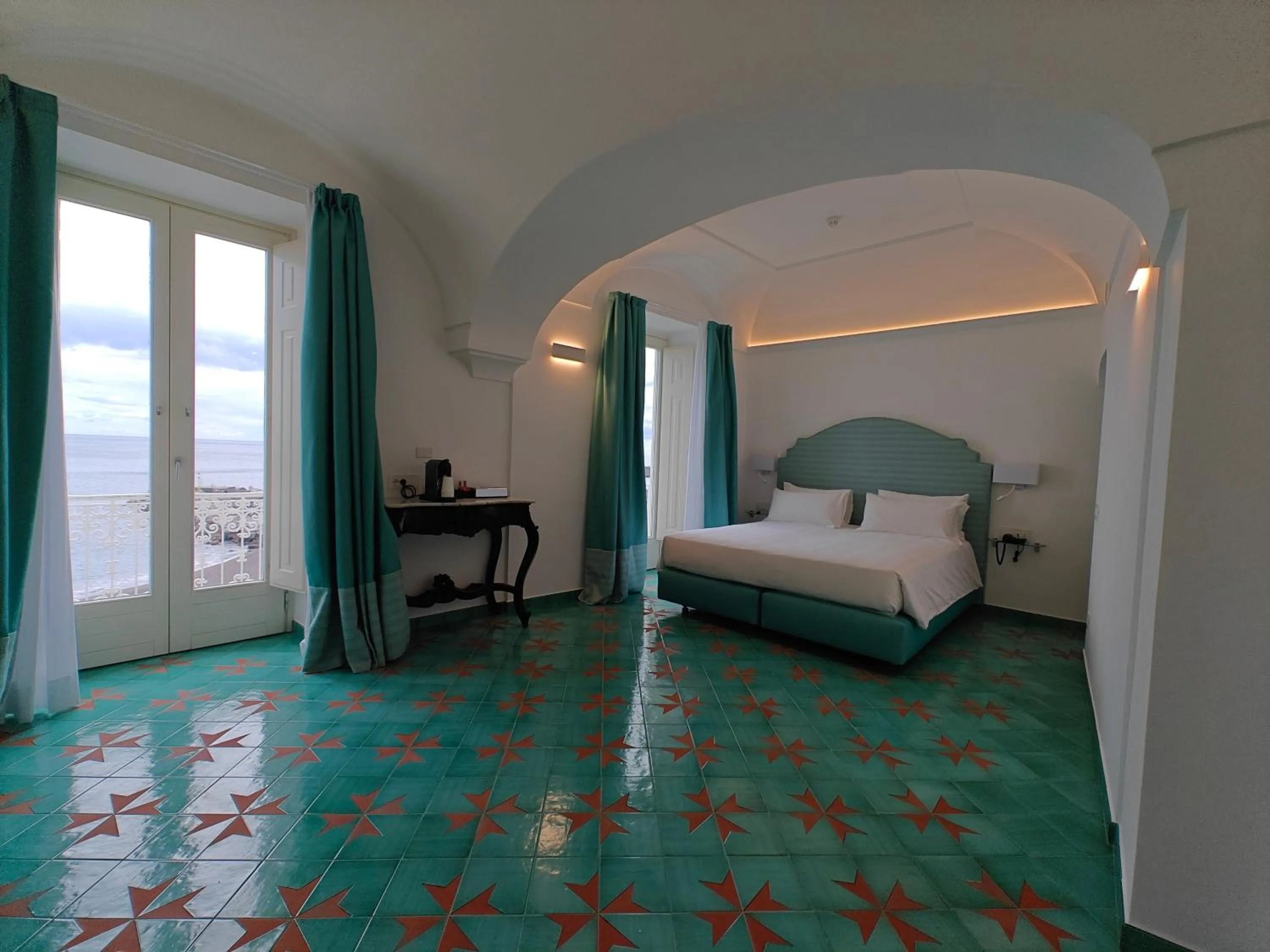 Bed in Hotel Residence