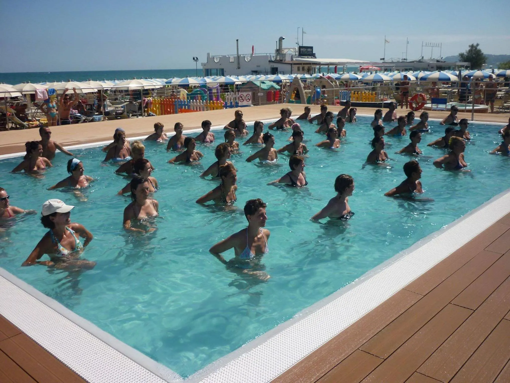 Swimming pool in Hotel Lina