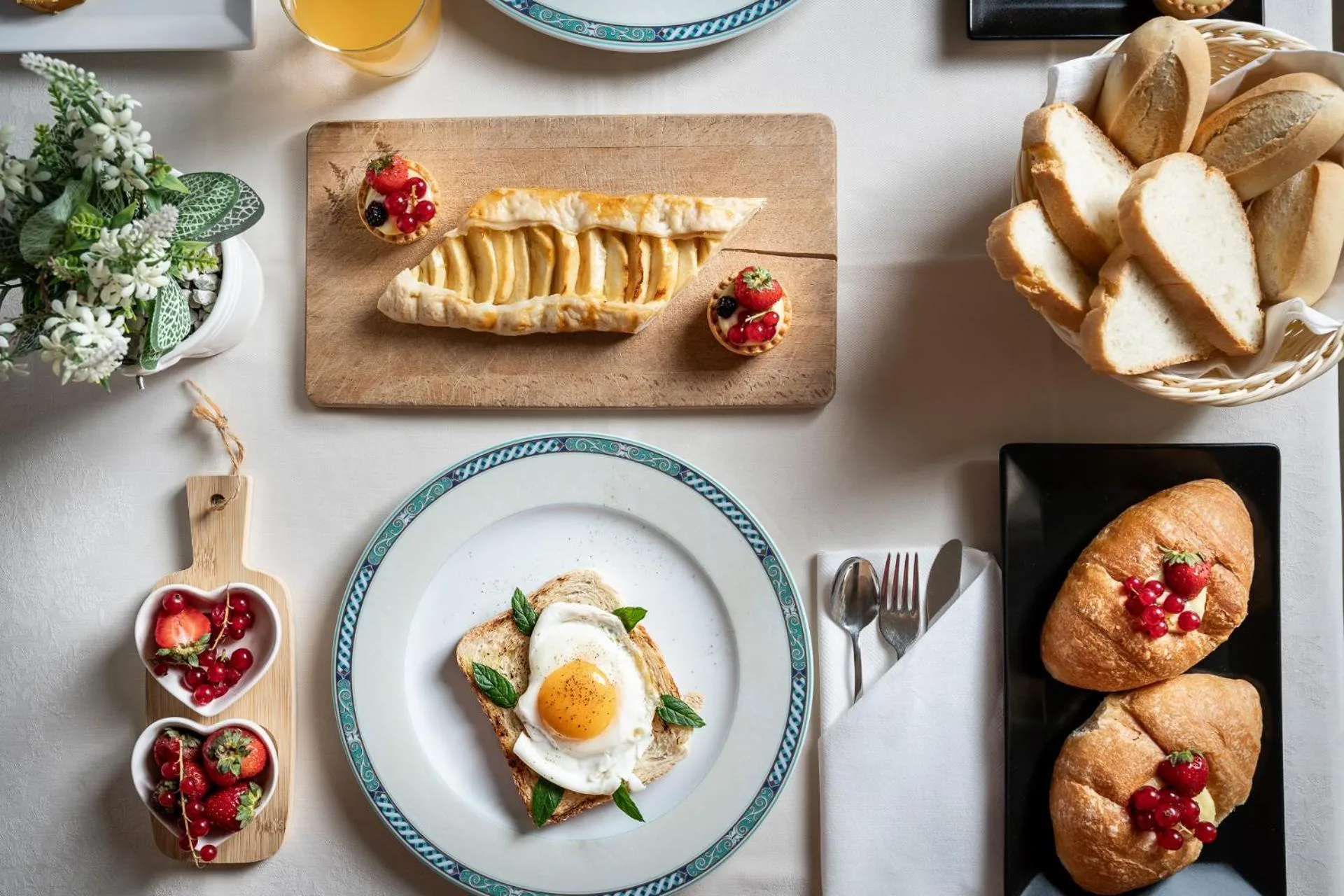 Breakfast in Hotel Lina