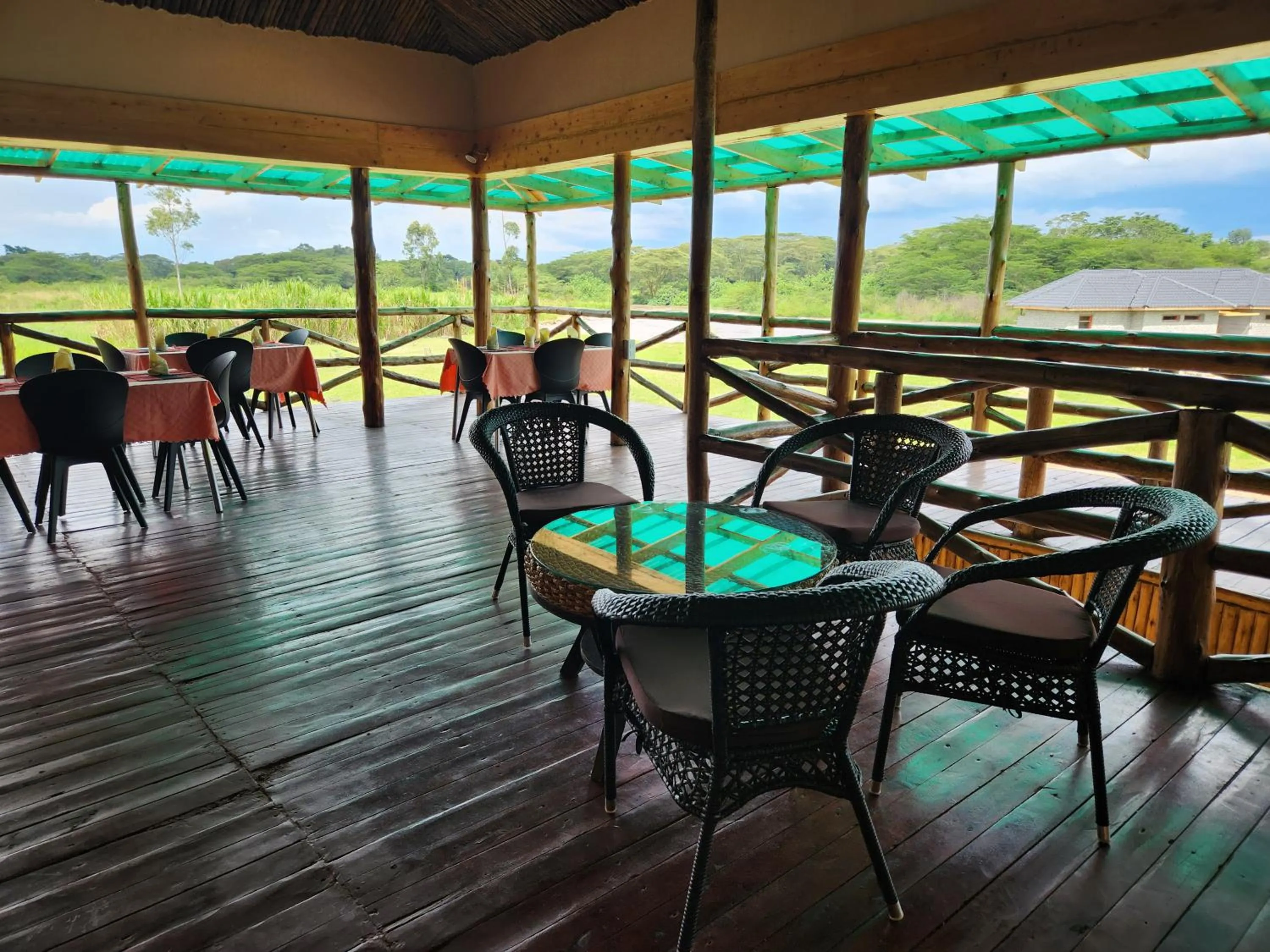 Restaurant/places to eat in Ishasha Pride Lodge