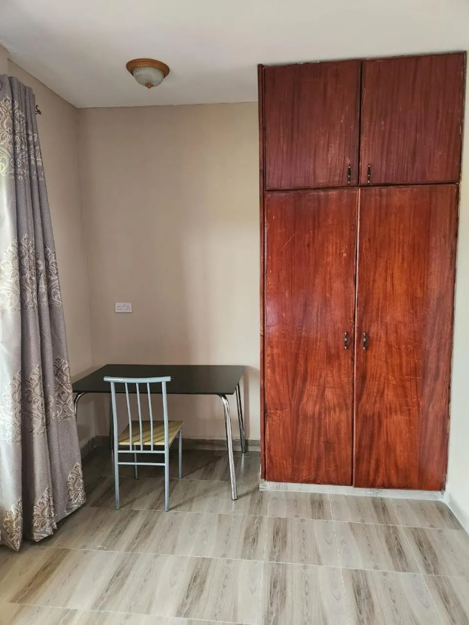 wardrobe in Ishasha Pride Lodge