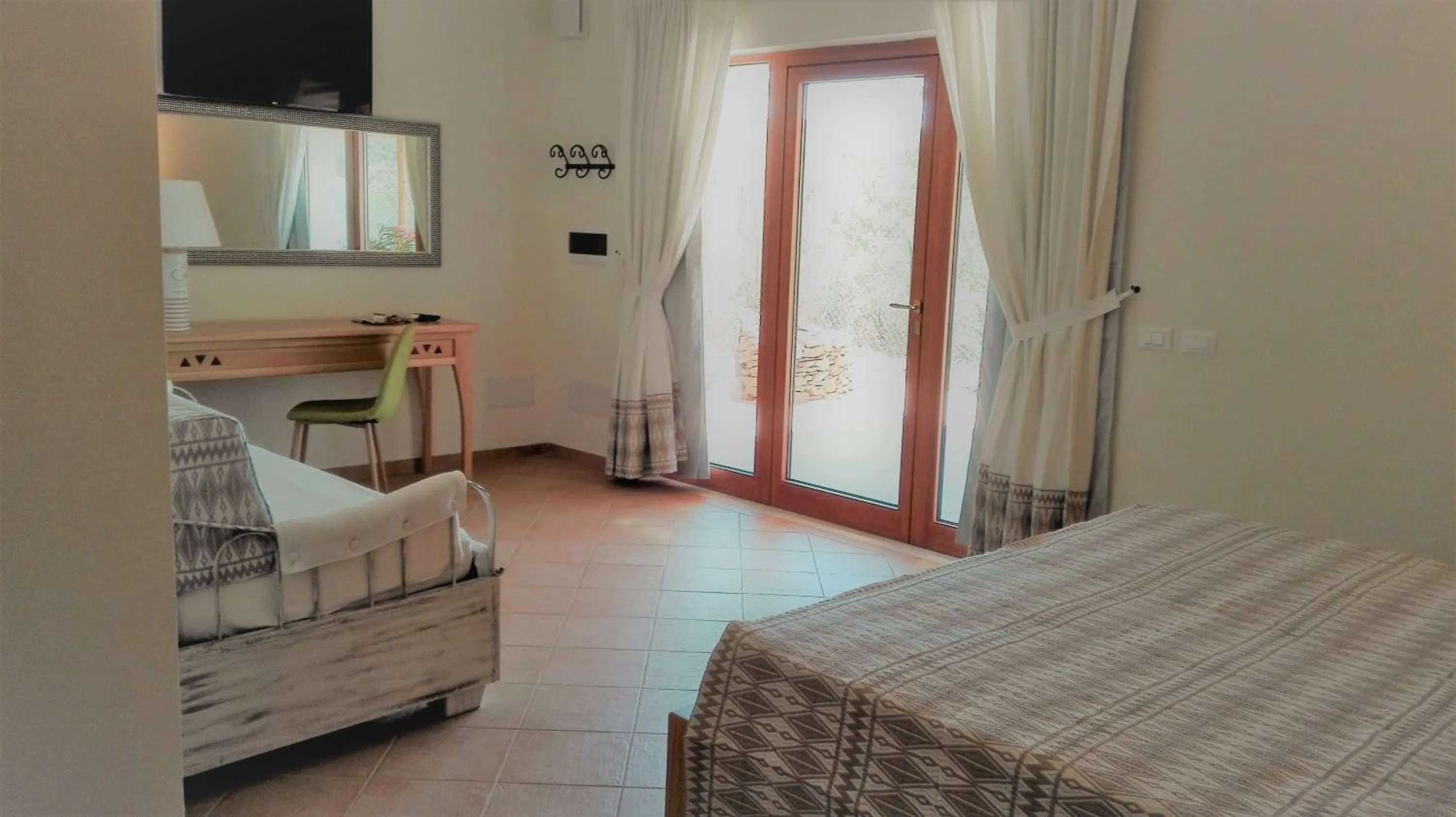 Lake view, Bed in Hotel Aldiola Country Resort