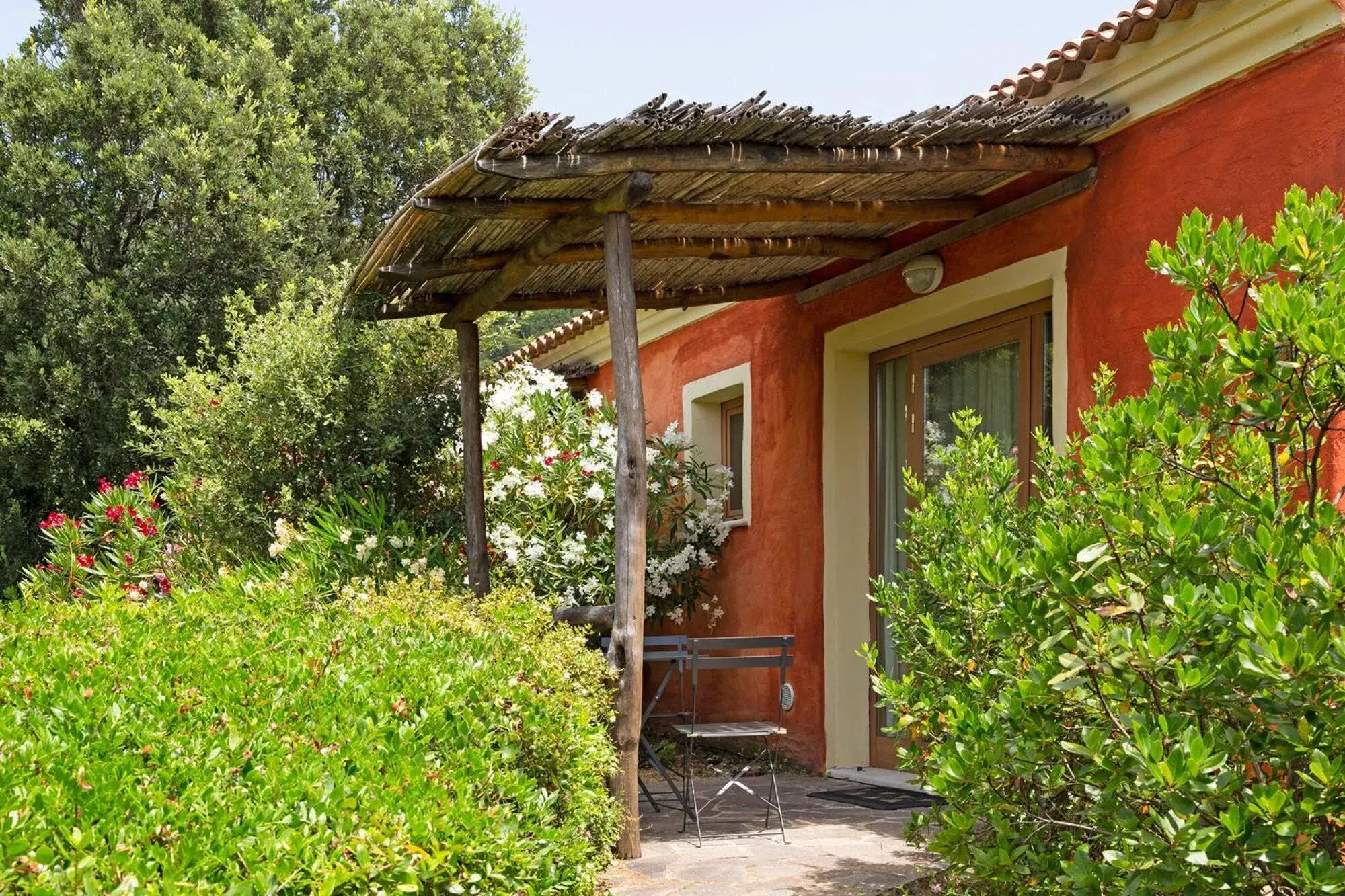 Classic Triple Room with Partial Lake View in Hotel Aldiola Country Resort Classic Triple Room with Partial Lake View in Hotel Aldiola Country Resort