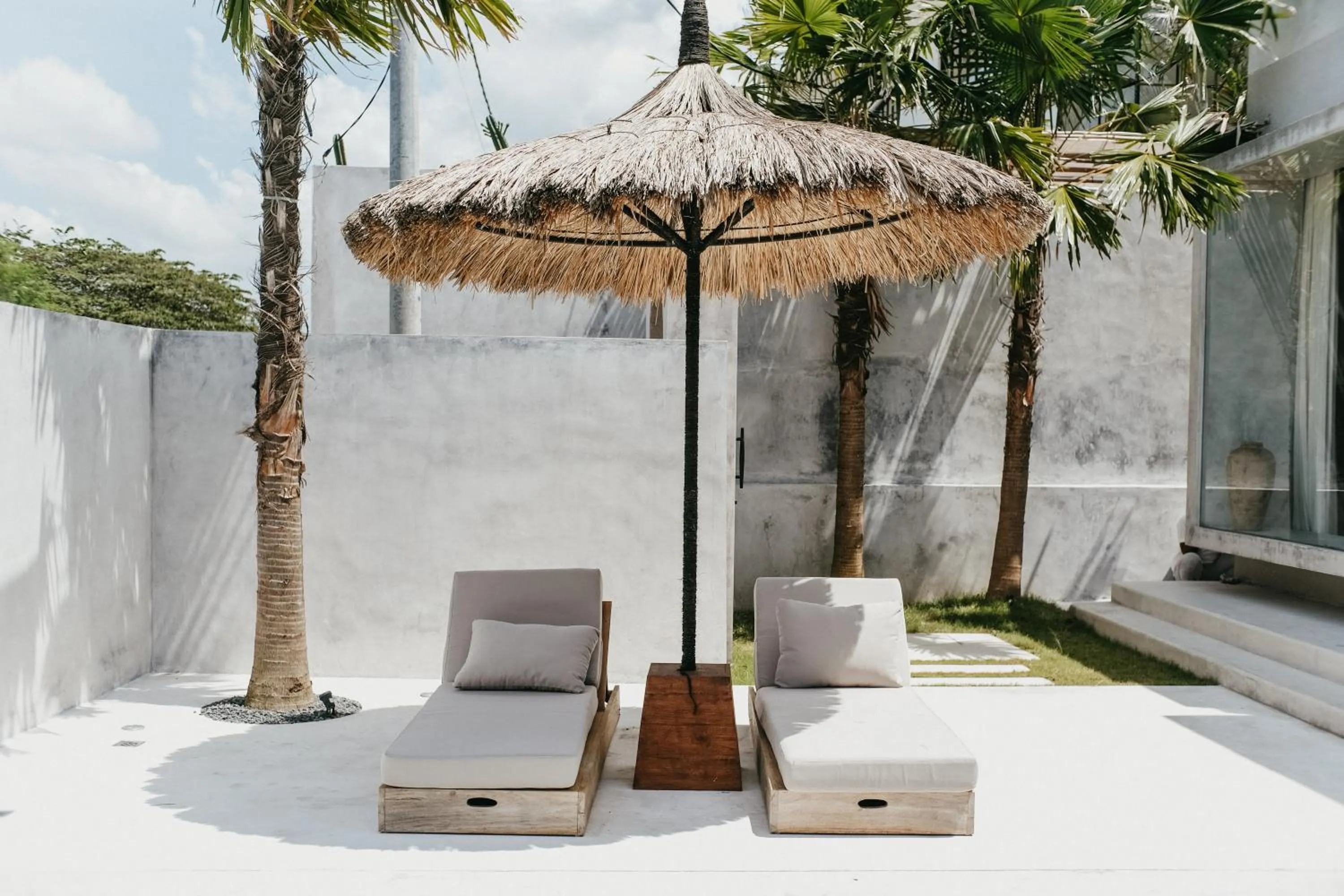 sunbed in Concrete Retreat Umalas