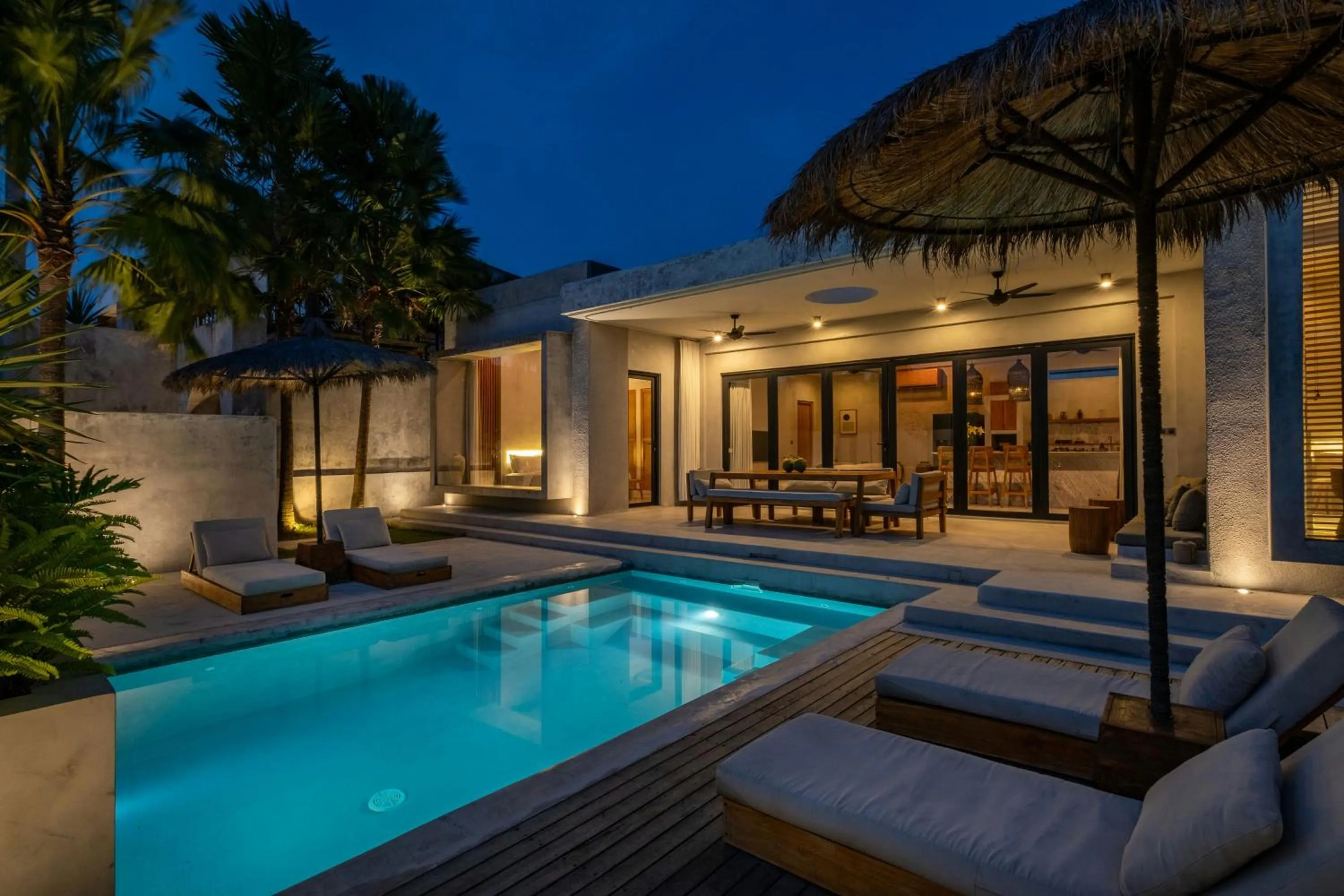 Patio in Concrete Retreat Umalas