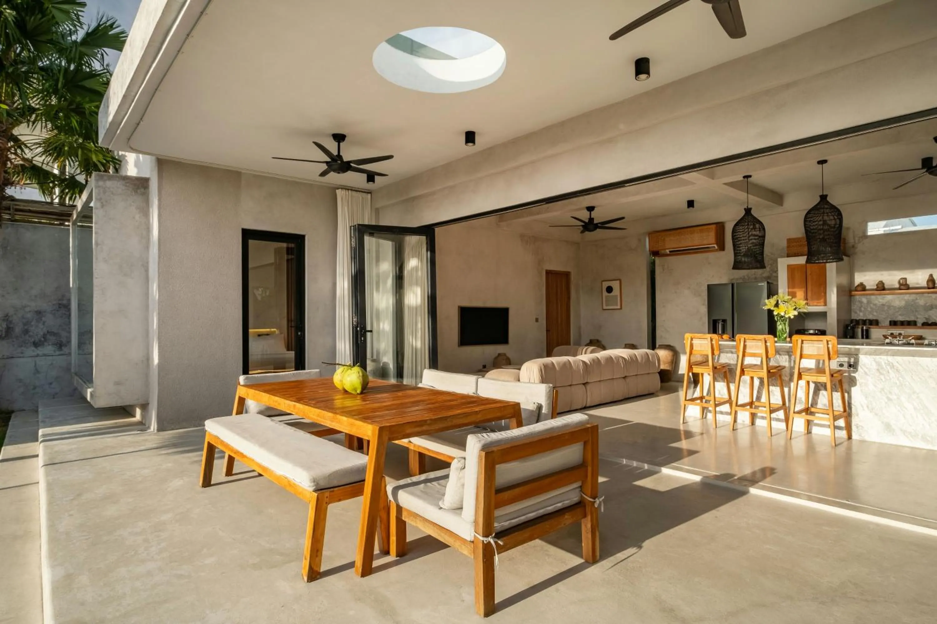 TV and multimedia in Concrete Retreat Umalas