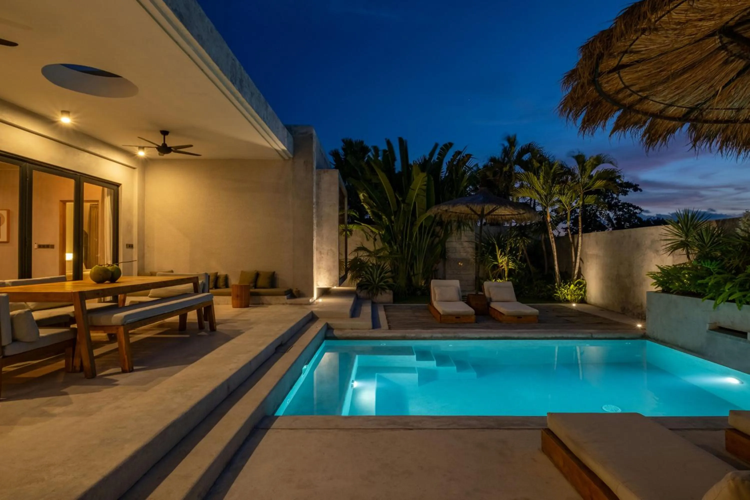 Night in Concrete Retreat Umalas