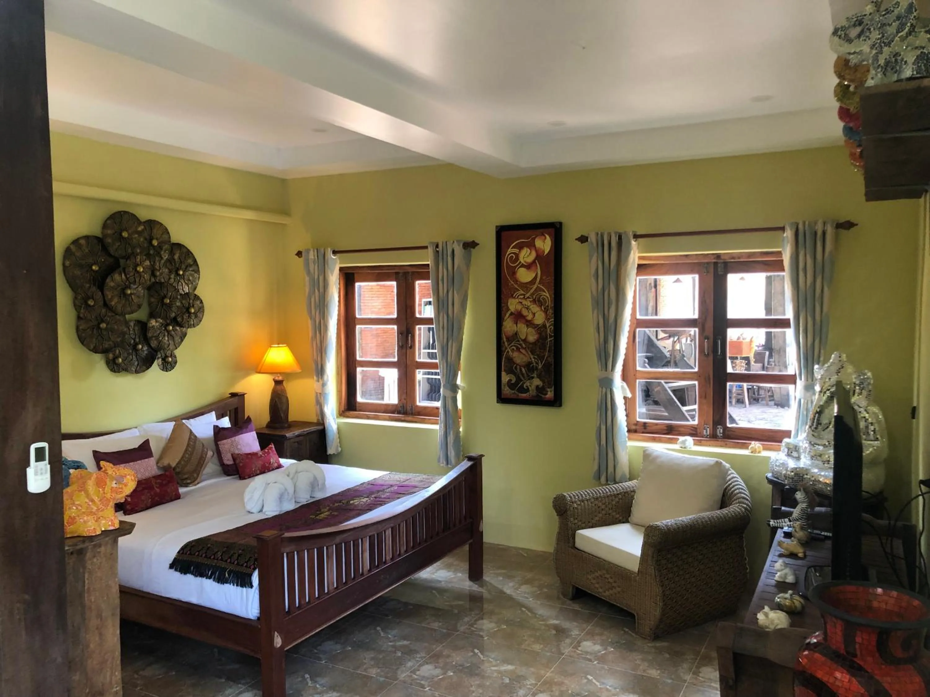 Photo of the whole room, Bed in On The Mekong Resort